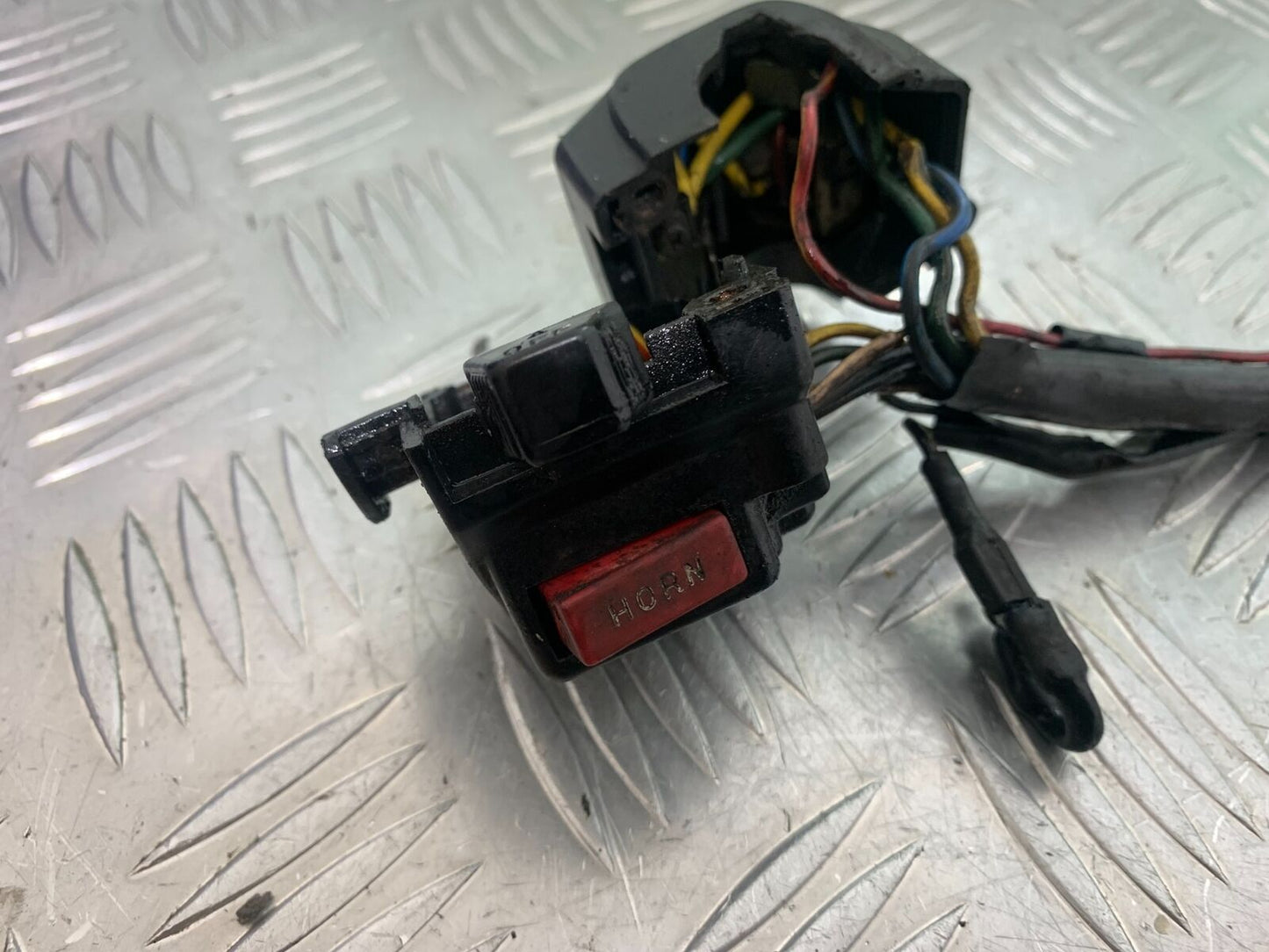 YAMAHA FJ1100 FJ 1100 LEFT SWITCH GEAR (SOLD AS PARTS)   YEAR 1984-85 (CMB1101)