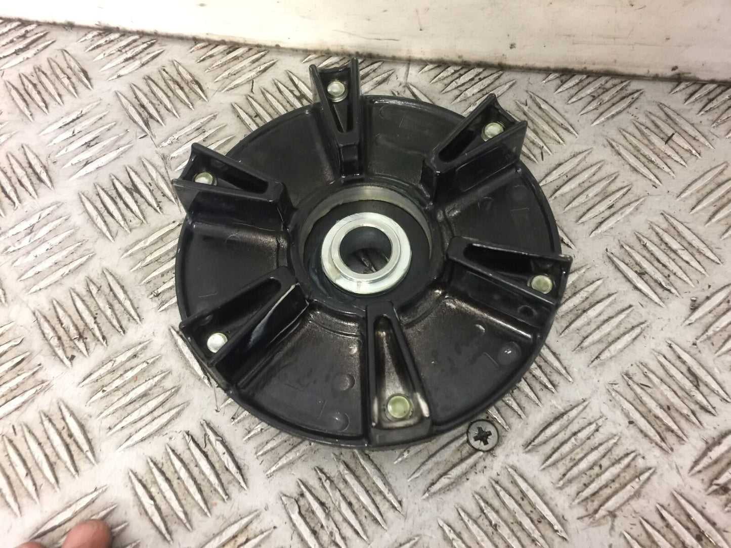 YAMAHA MT07 MT-07 SPROCKET CARRIER  YEAR 2014 (STOCK 467)
