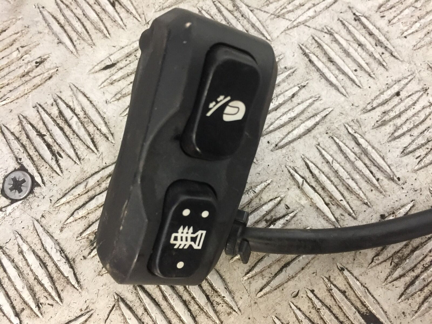 TRIUMPH TROPHY 1215 SE SCREEN SWITCH GEAR   2012-2017 (STOCK 740)