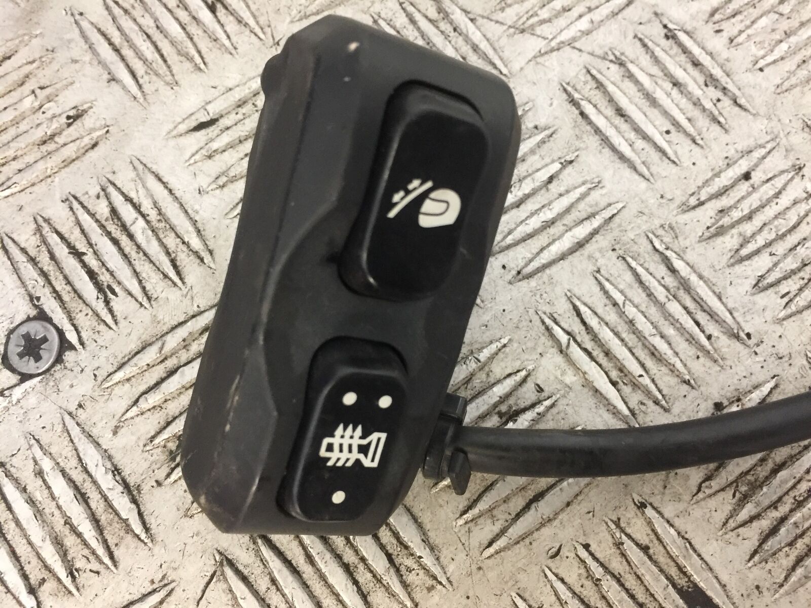 TRIUMPH TROPHY 1215 SE SCREEN SWITCH GEAR   2012-2017 (STOCK 740)