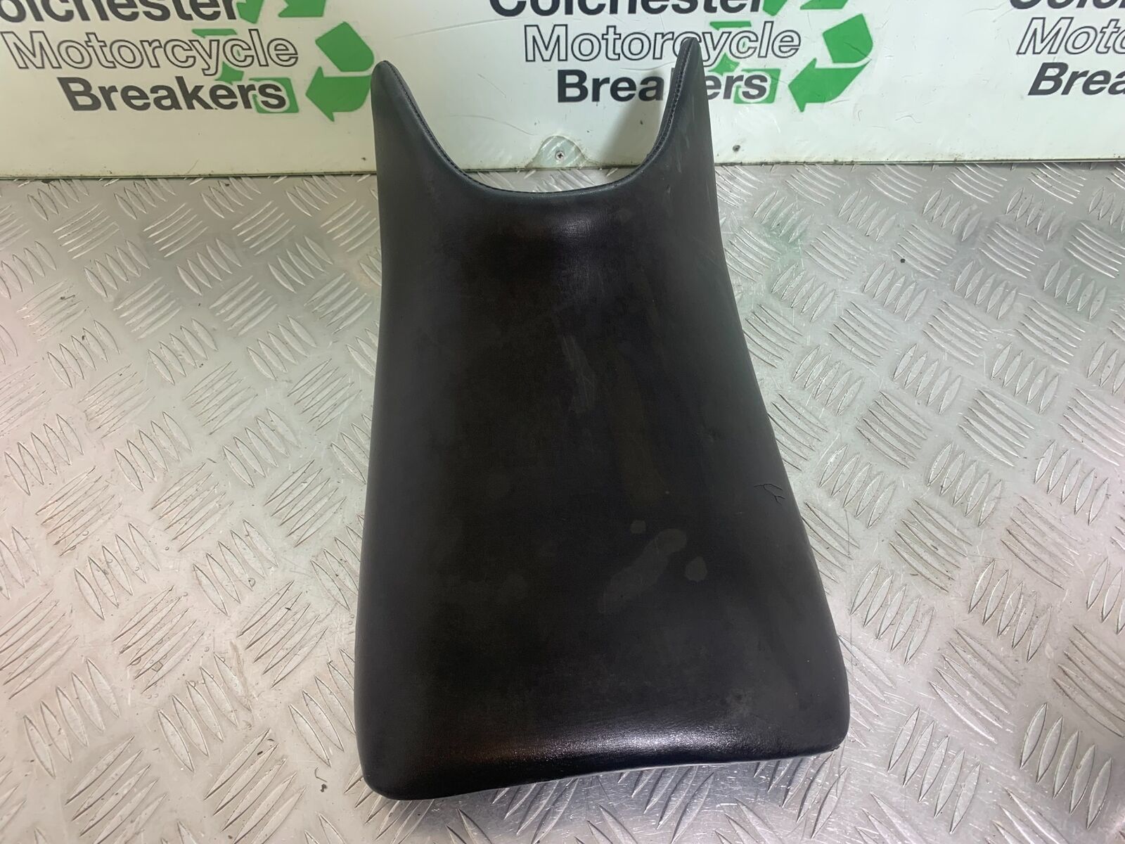 HONDA CBR125 CBR 125 FRONT SEAT  YEAR 2004-06  (CMB1040)