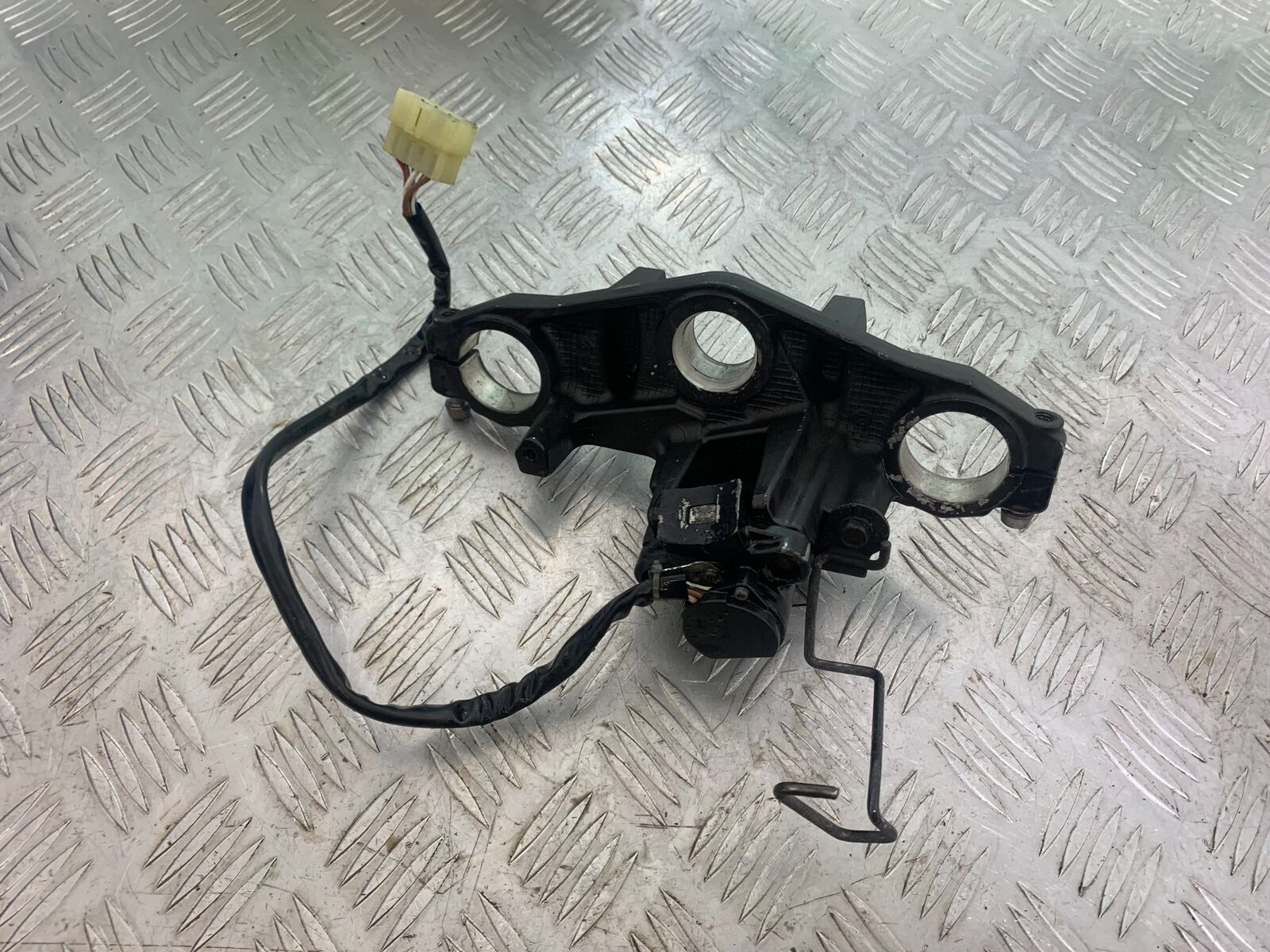 KAWASAKI ER6 F TOP YOKE AND IGNITION (NO KEY)   YEAR 2005-2008 (CMB1098)