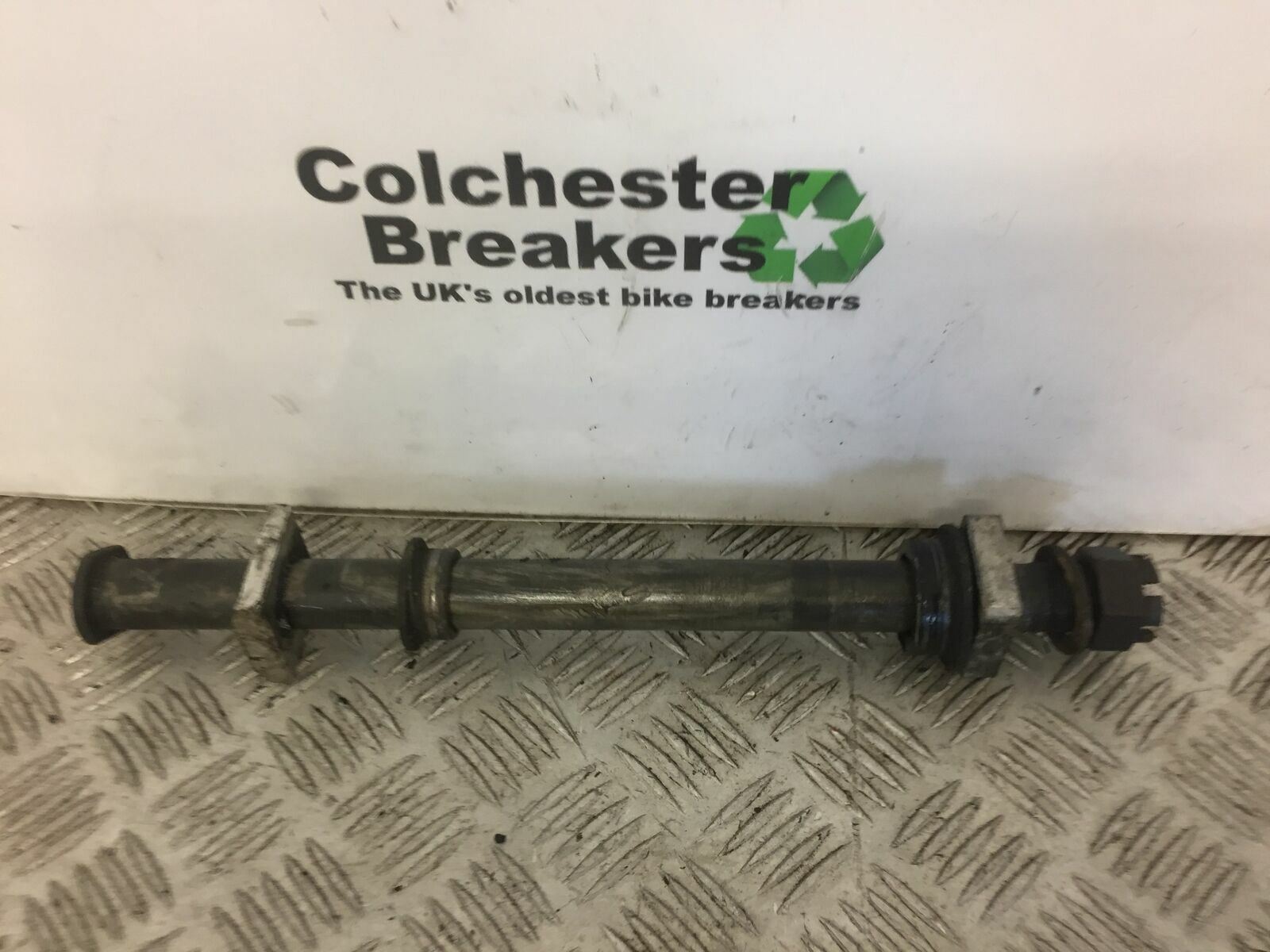 KAWASAKI ZX12R ZX12 R FRONT WHEEL SPINDLE  YEAR 2001