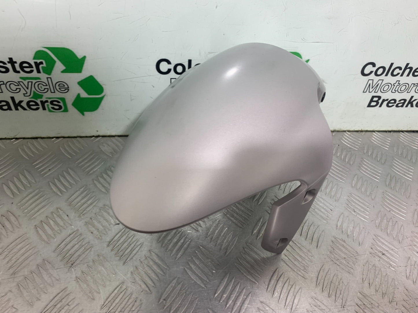 TRIUMPH 675 STREET TRIPLE RX FRONT MUDGUARD 2015-2017 (CMB1299)