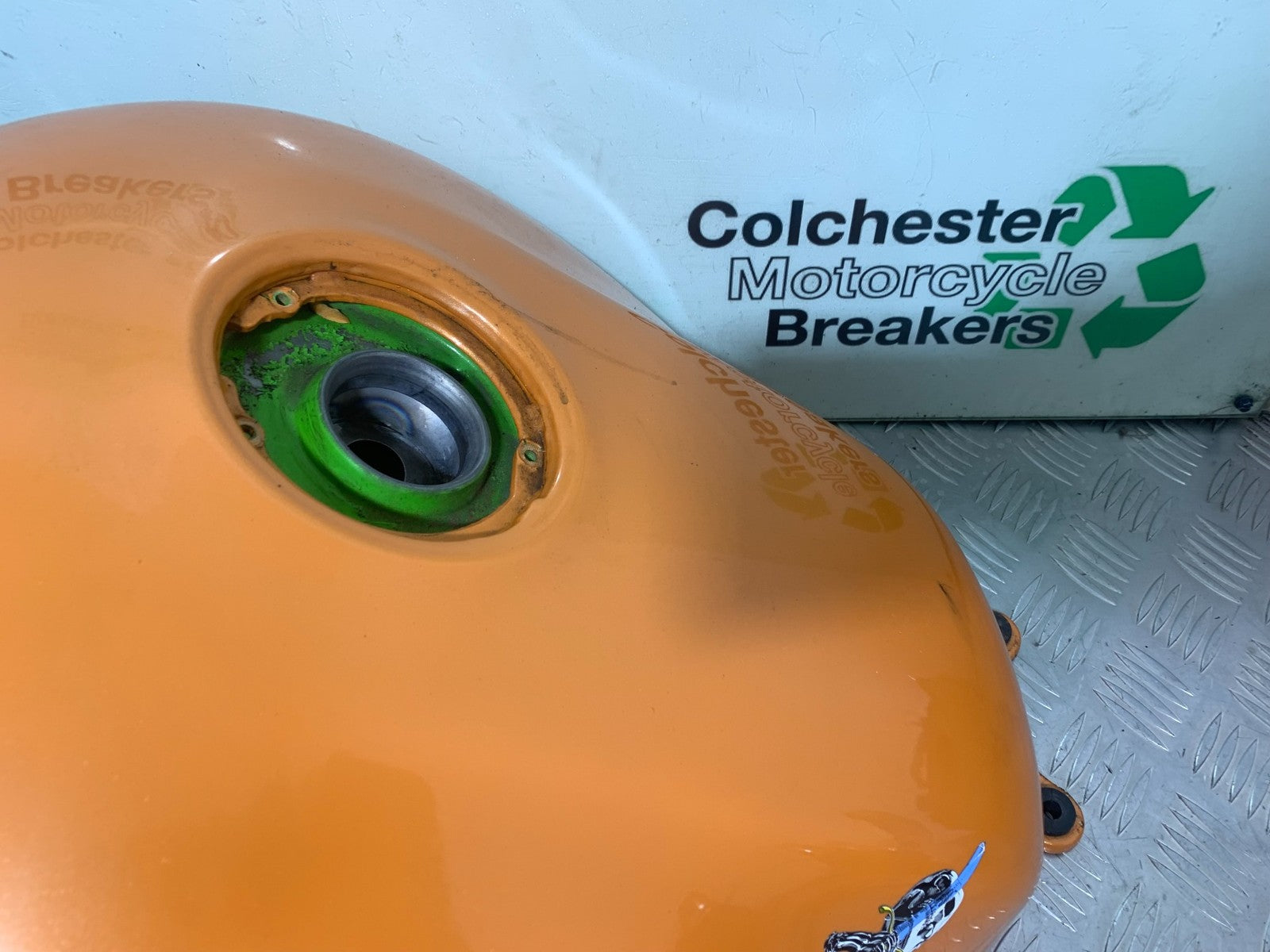 KAWASAKI ZX9R ZX9 E1 PETROL TANK  YEAR 2000-01 (CMB1171)