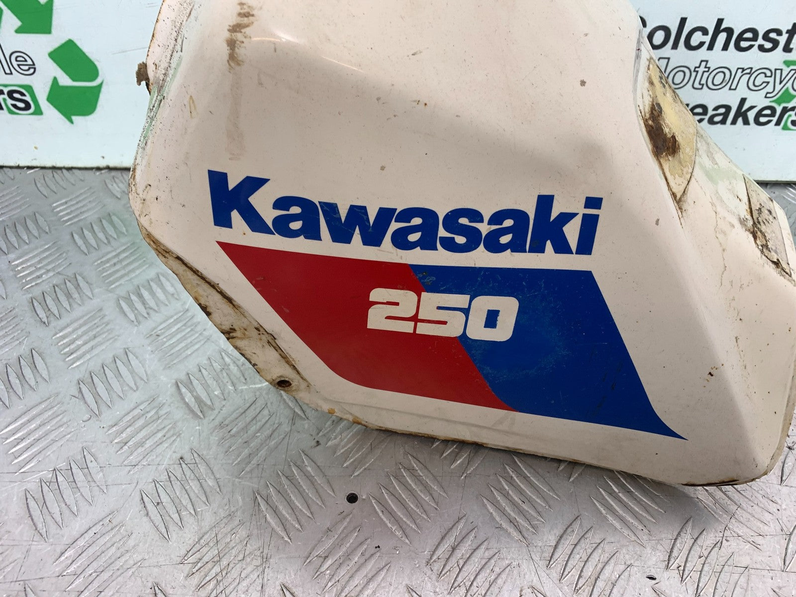 KAWASAKI KLR250 KLR 250 PETROL TANK YEAR 1984-2001 (CMB1225)