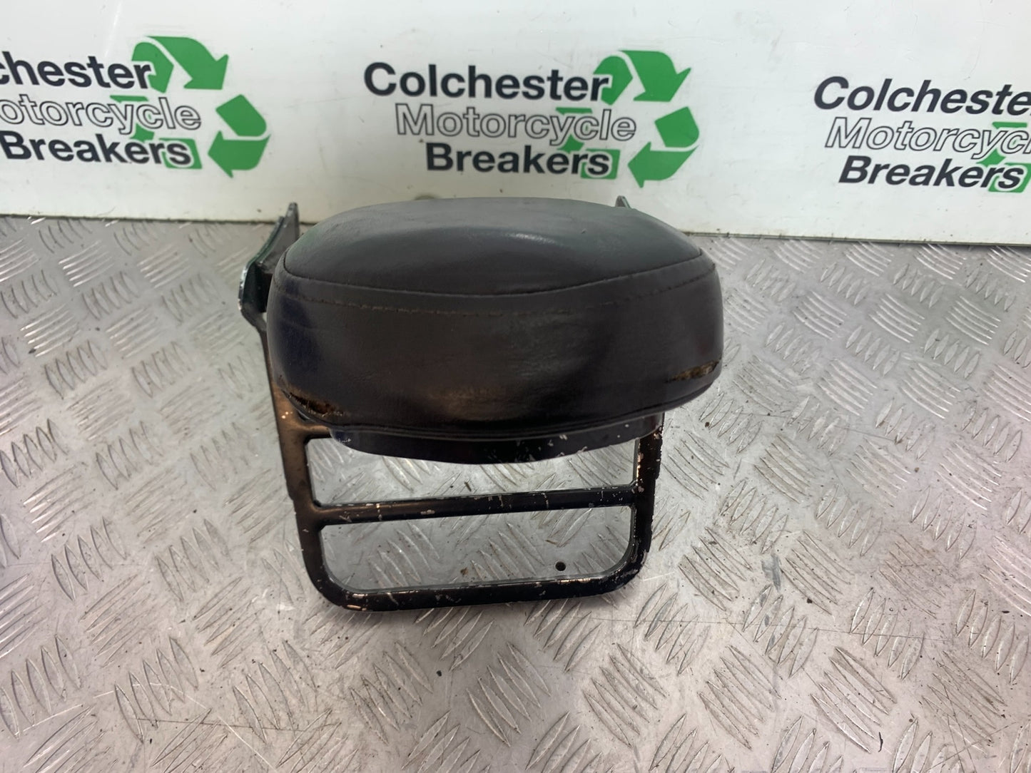 KAWASAKI VN1500 CLASSIC BACKREST AND PAD   YEAR 1999 -2006 (CMB1166)
