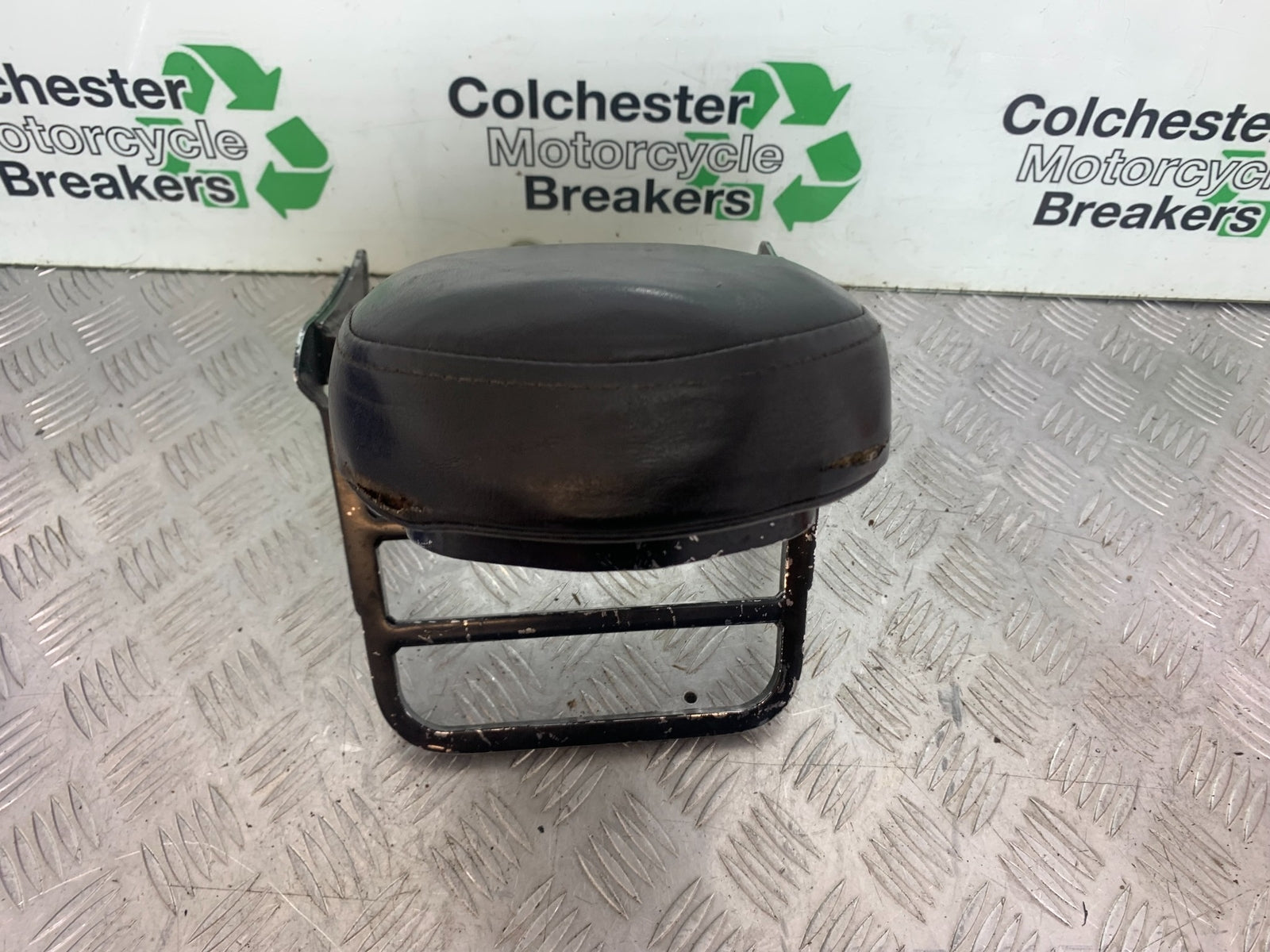KAWASAKI VN1500 CLASSIC BACKREST AND PAD   YEAR 1999 -2006 (CMB1166)