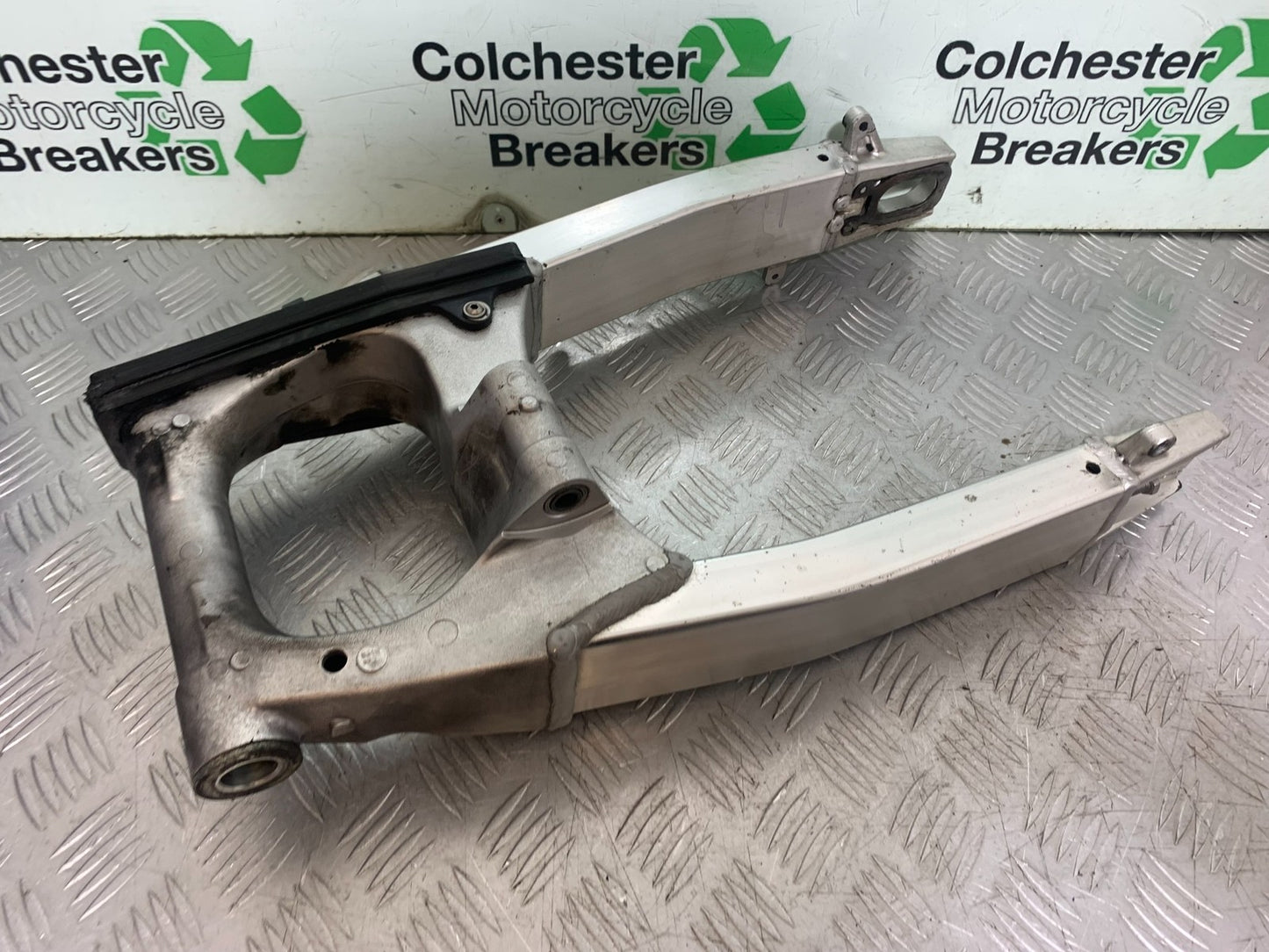 SUZUKI SV1000 SV 1000 S SWINGARM  YEAR 2003-2007 (CMB1293)