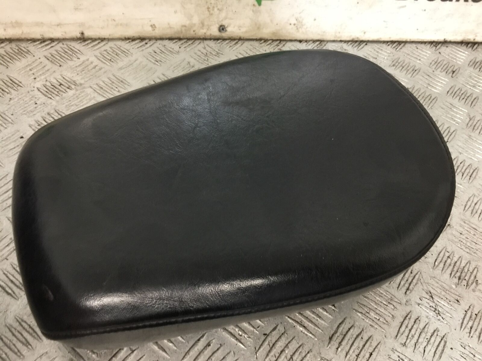 YAMAHA XVS 650 DRAGSTAR REAR SEAT  YEAR 1996-2006 (STOCK 883)