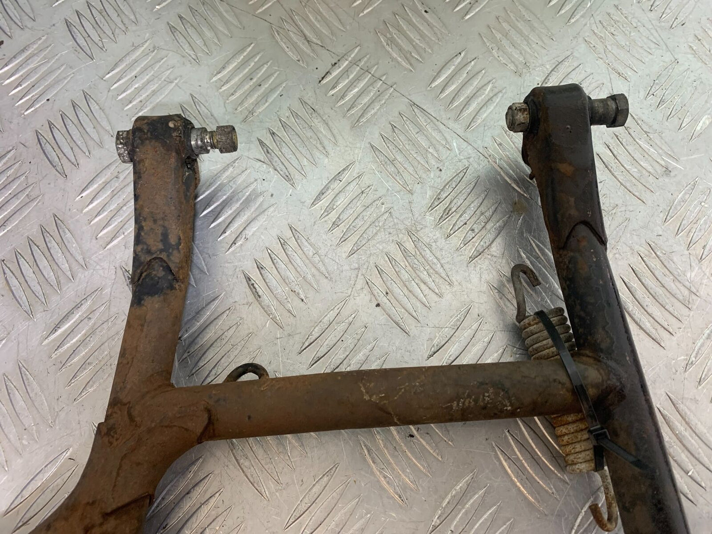 YAMAHA XS1100 MIDNIGHT SPECIAL CENTER STAND  YEAR 1980-1982 (CMB1122)