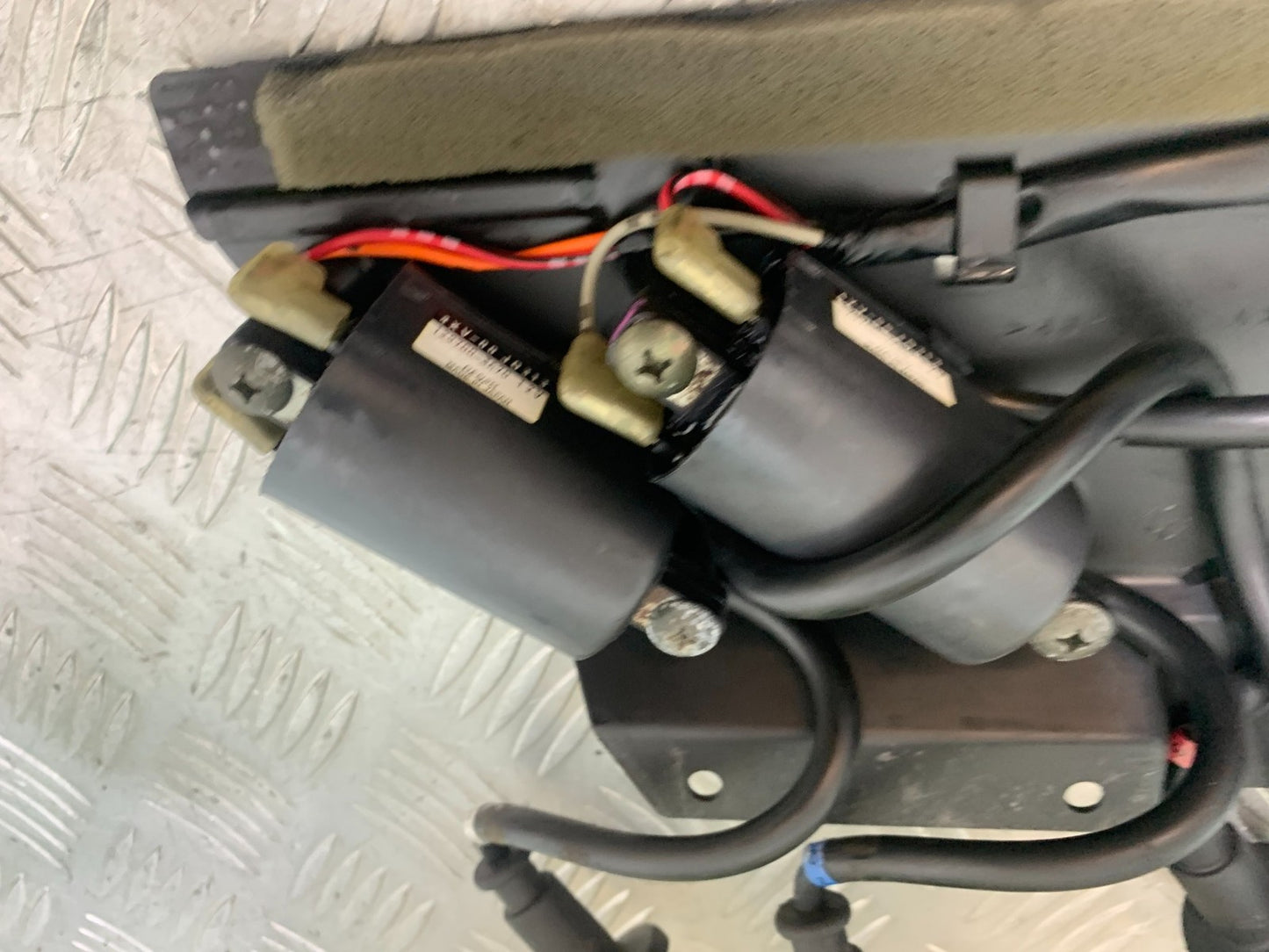 YAMAHA YZF R1 COILS AND CAPS  YEAR 1998-99 (CMB1291)