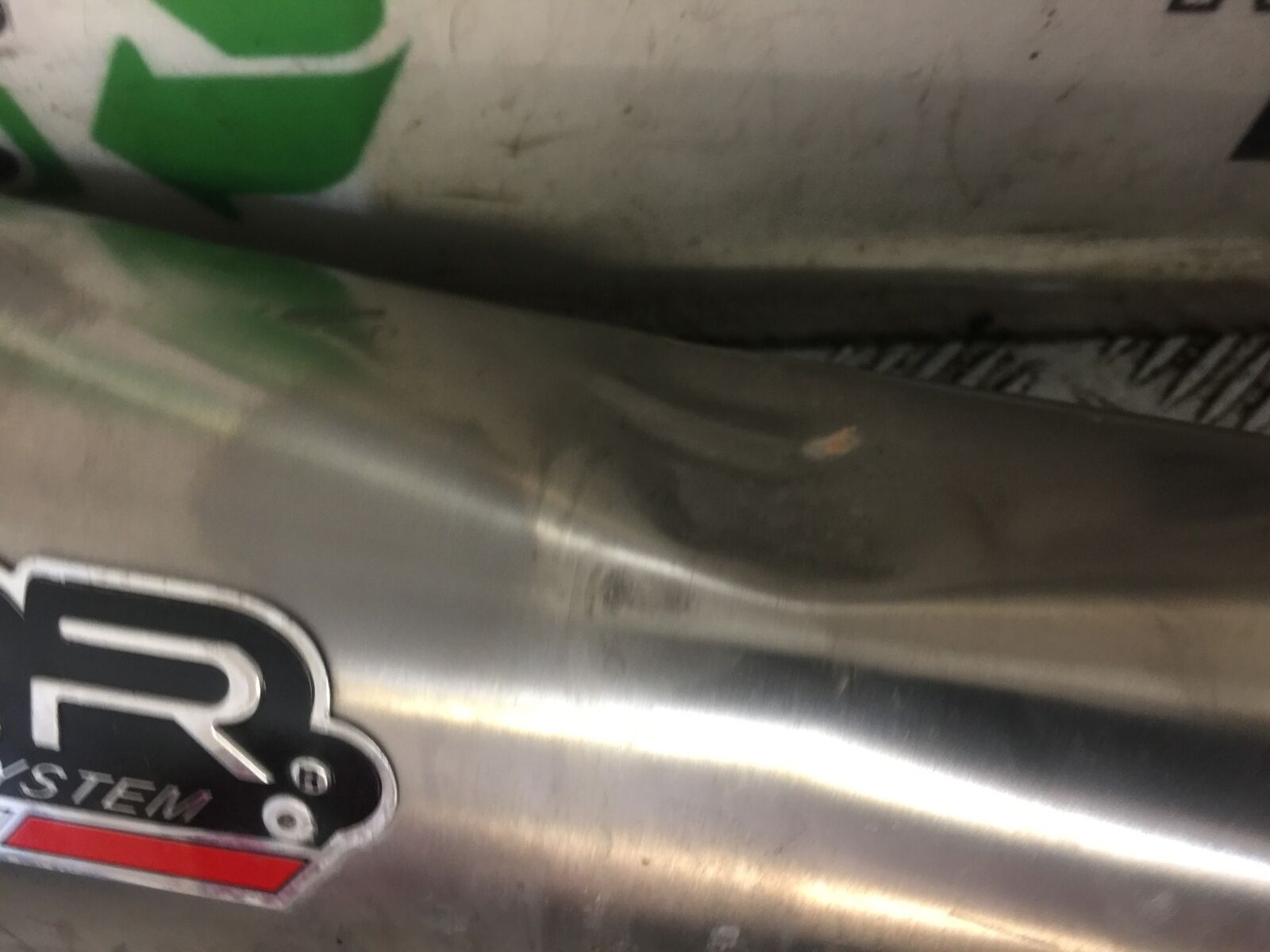 YAMAHA FZS1000 FAZER 1000 FZ1 SILENCER (DAMAGED) YEAR 2000-05 (STOCK 714)