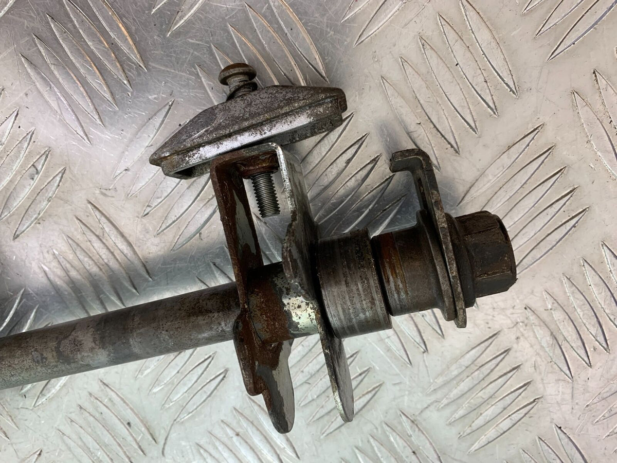 SUZUKI GSF650 GSF 650 REAR WHEEL SPINDLE  YEAR 2005-06  (CMB1028)