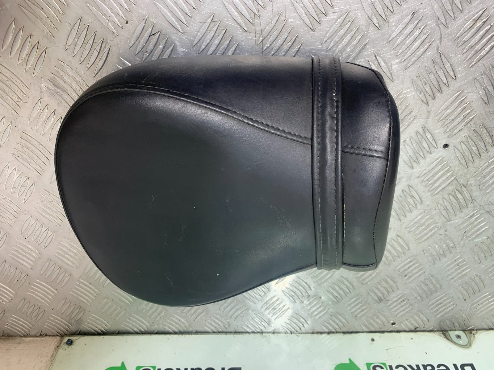 KAWASAKI VN1500 CLASSIC REAR SEAT   YEAR 1999 -2006 (CMB1166)