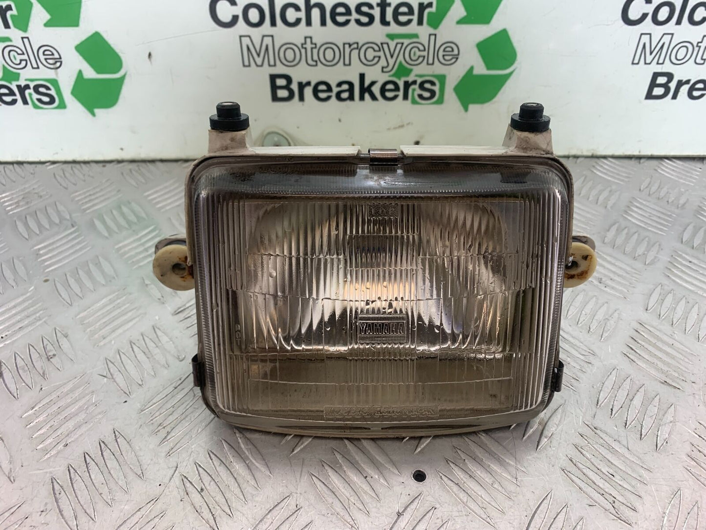 YAMAHA FJ1100 FJ 1100 HEADLIGHT  YEAR 1984-1985 (CMB1101)
