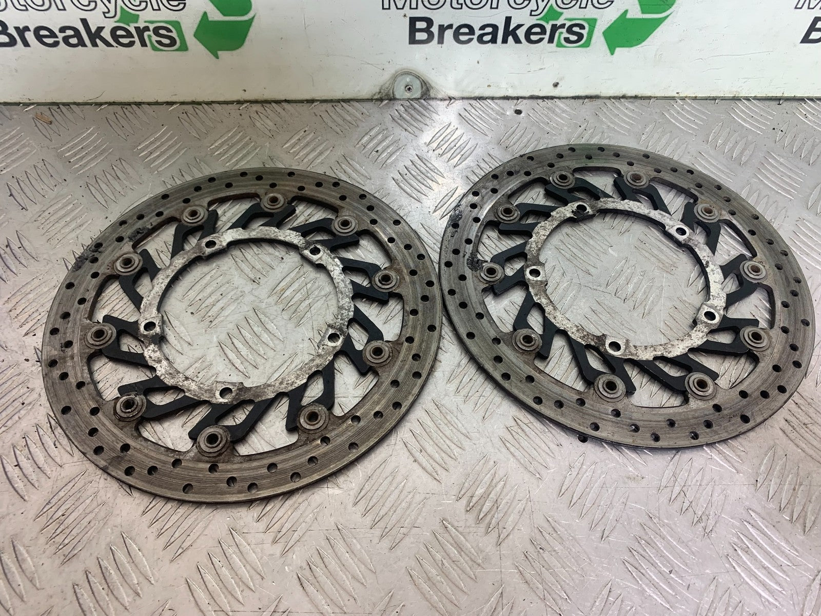 YAMAHA YZF R1 14 B BIG BANG FRONT BRAKE DISCS   2009-14 (CMB1175)