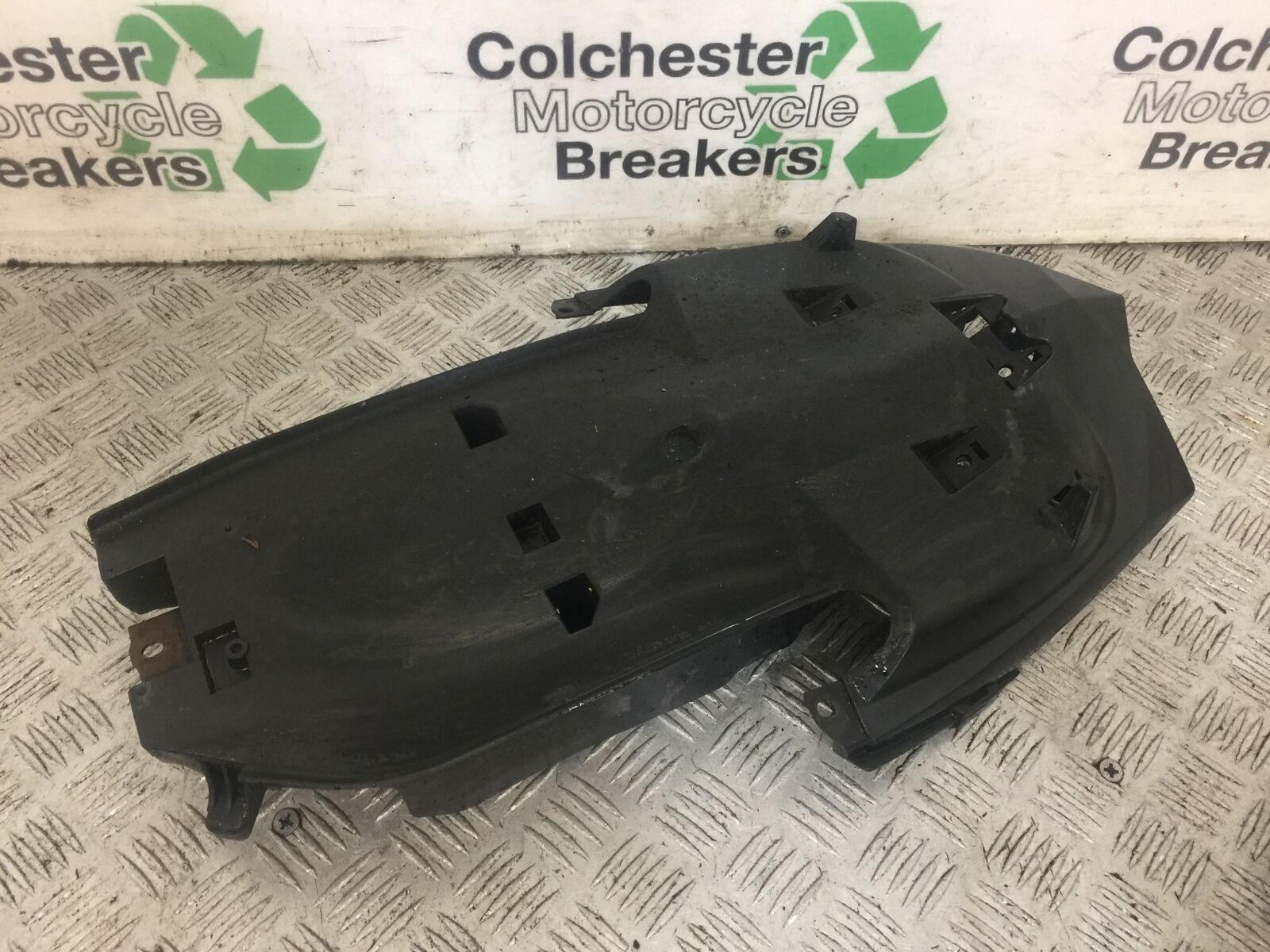 KAWASAKI KLE 650 VERSYS UNDERTRAY YEAR 2010 (STOCK 775)