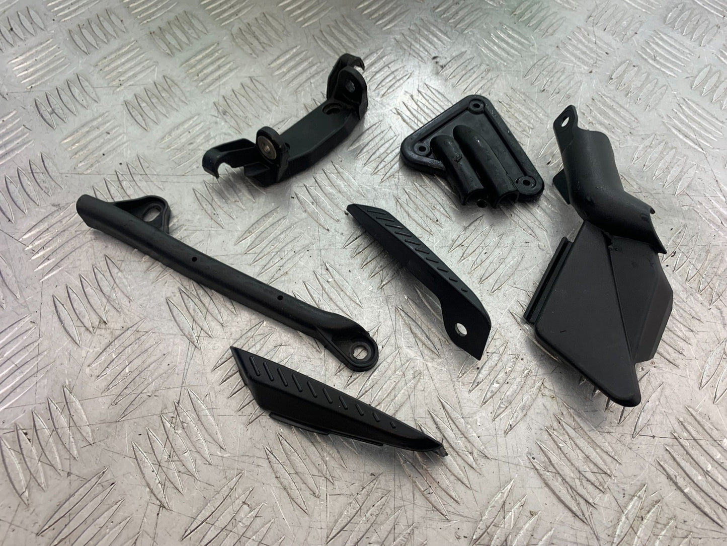 APRILIA SL750 SL 750 SHIVER INFILL COVERS   YEAR 2008-2016 (CMB1242)