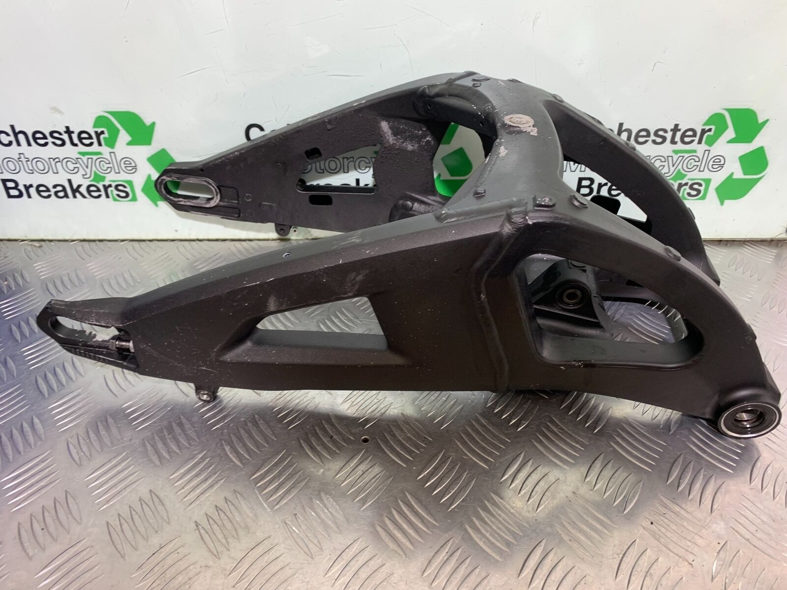 KAWASAKI ZX10R ZX 10R SWINGARM YEAR 2016-2020 (CMB1015)