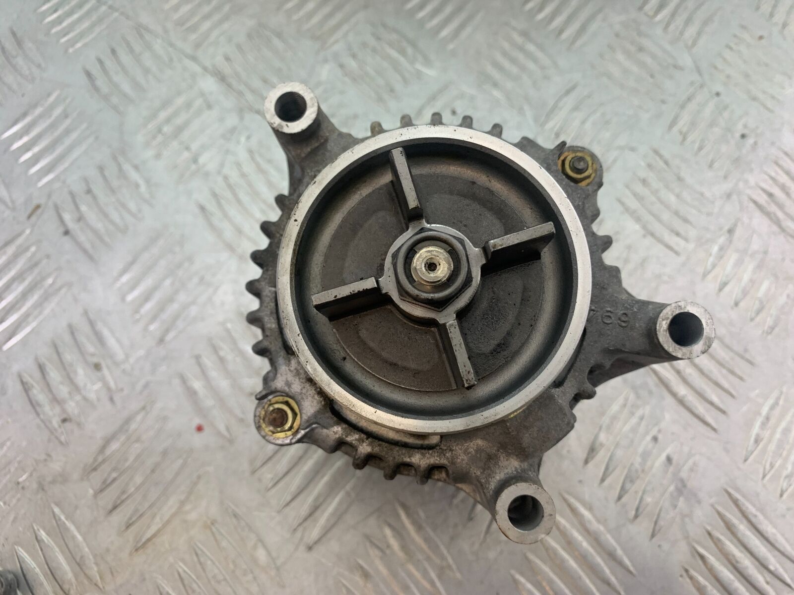TRIUMPH 955i SPRINT ST ALTERNATOR   YEAR 1999-2004 (CMB1124)