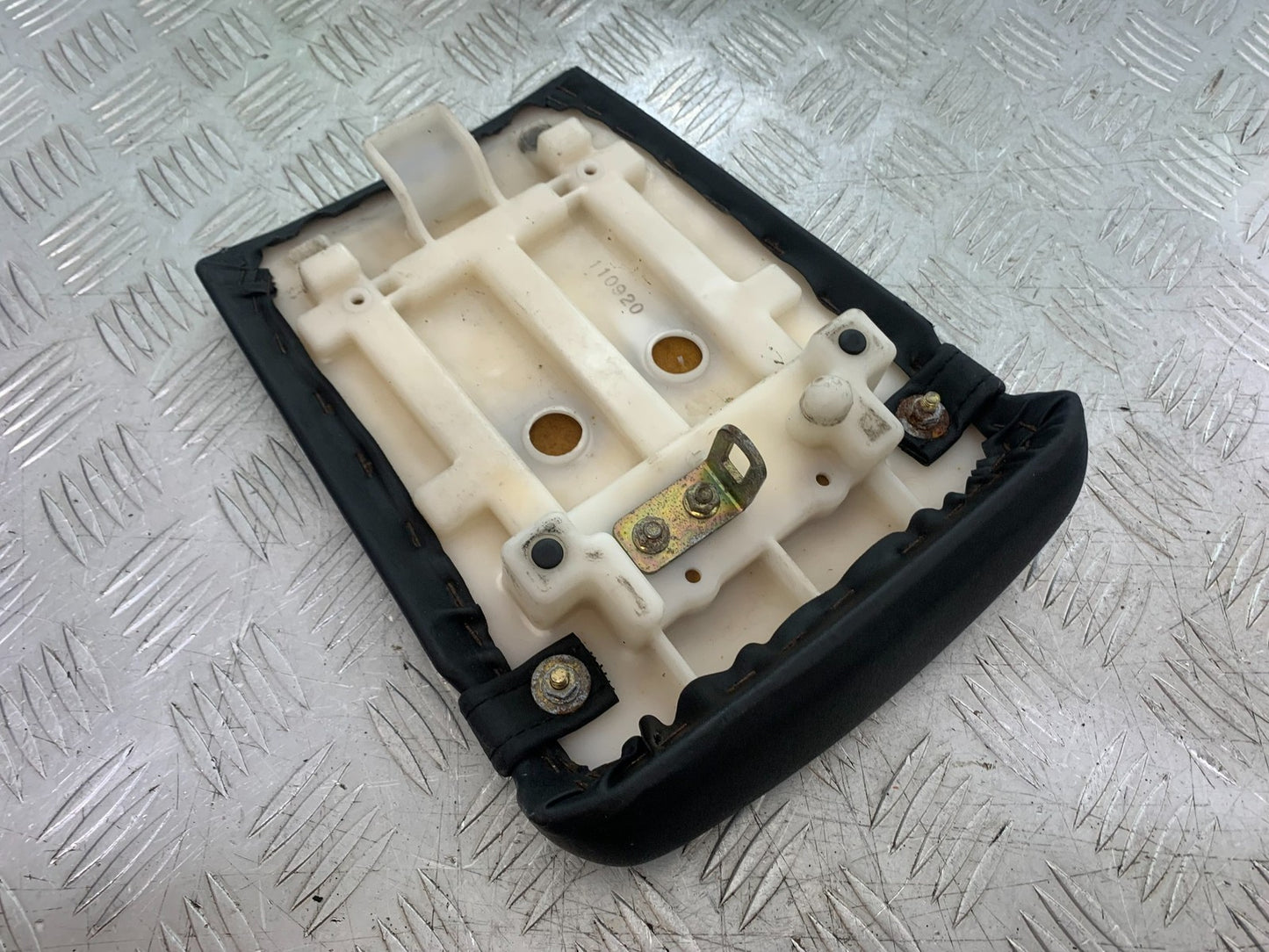YAMAHA YZF R1 4XV REAR SEAT  YEAR 1998-99 (CMB1291)