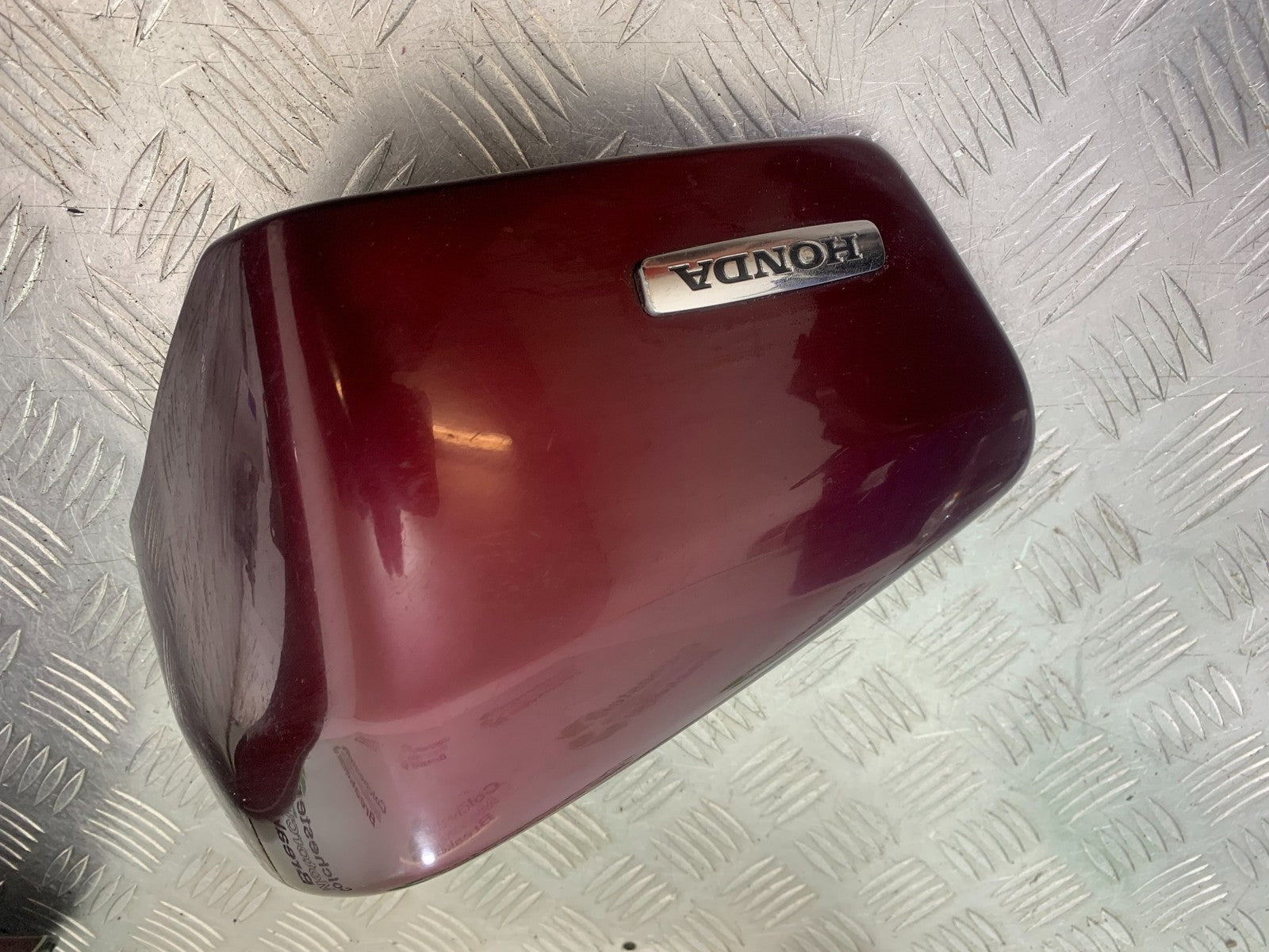 HONDA VT750 SHADOW RIGHT SIDE PANEL  YEAR 2003-2004 (CMB1265)