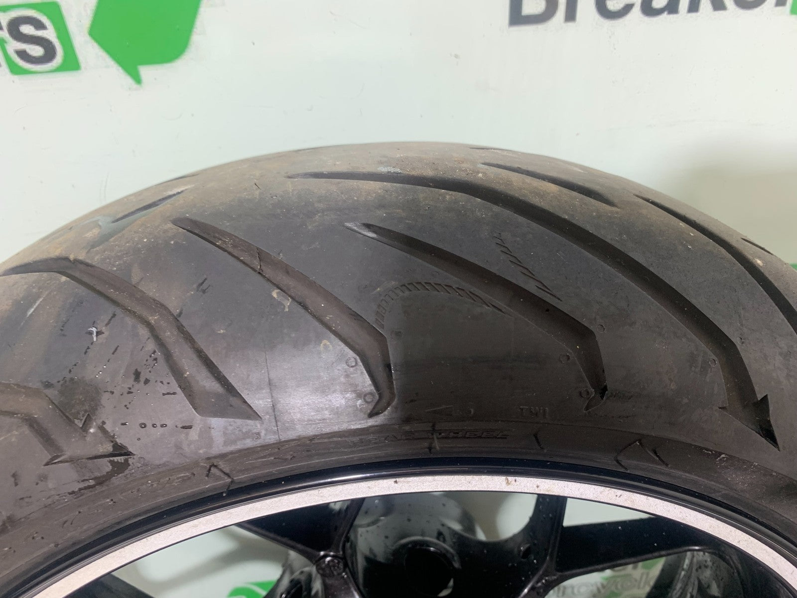 HONDA CBR1000 rr FIREBLADE REAR WHEEL YEAR 2012-2016 (CMB1198)