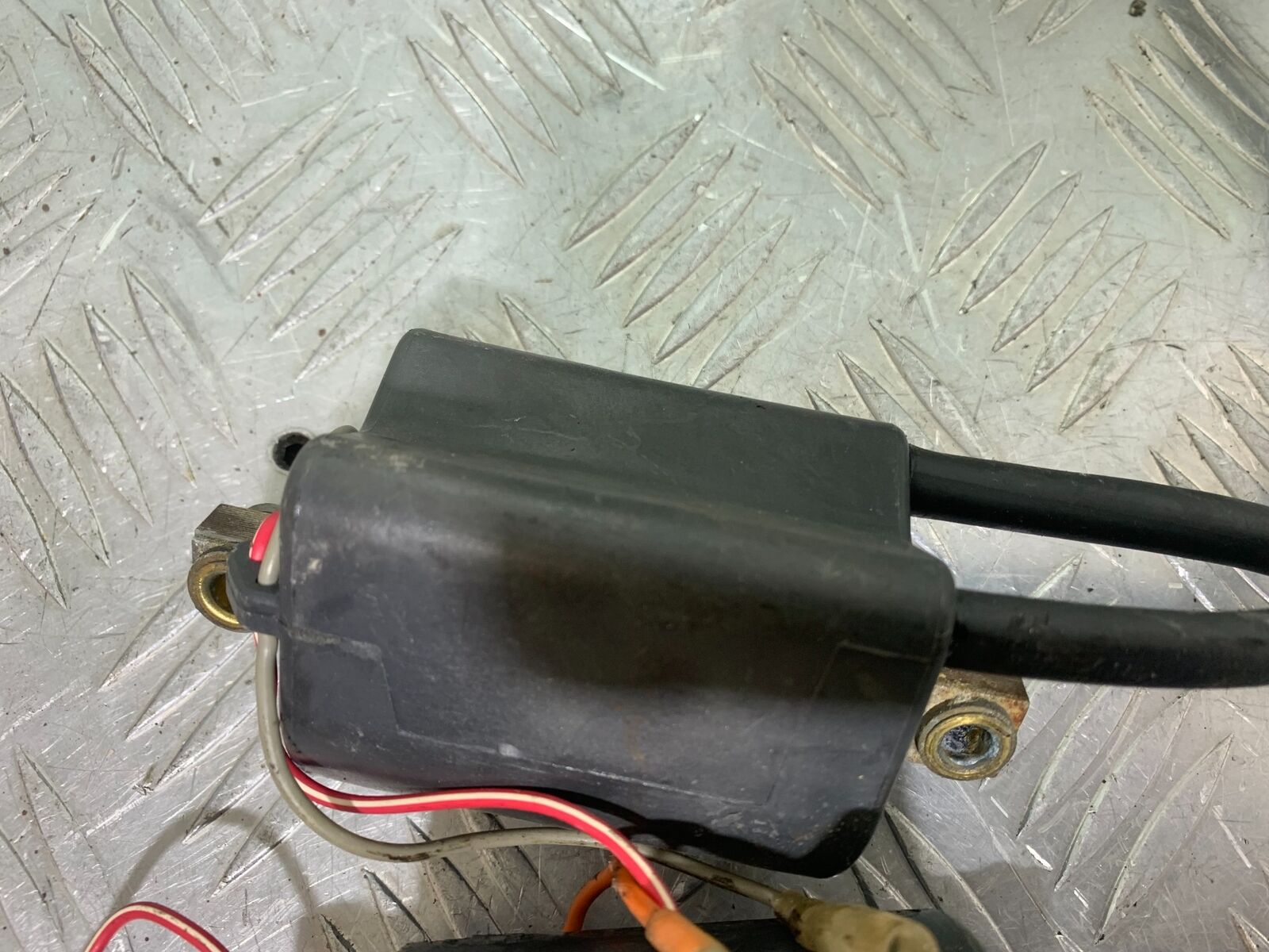 YAMAHA XS1100 MIDNIGHT SPECIAL COILS AND CAPS   YEAR 1980-1982 (CMB1122)