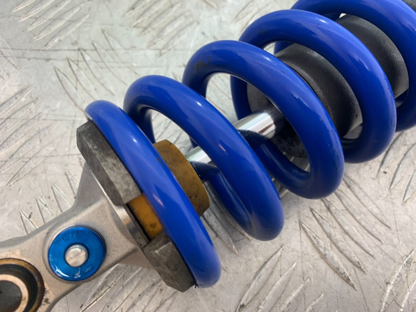 TRIUMPH 675 STREET TRIPLE R REAR SHOCK  YEAR 2013 - 2016 (CMB1221)
