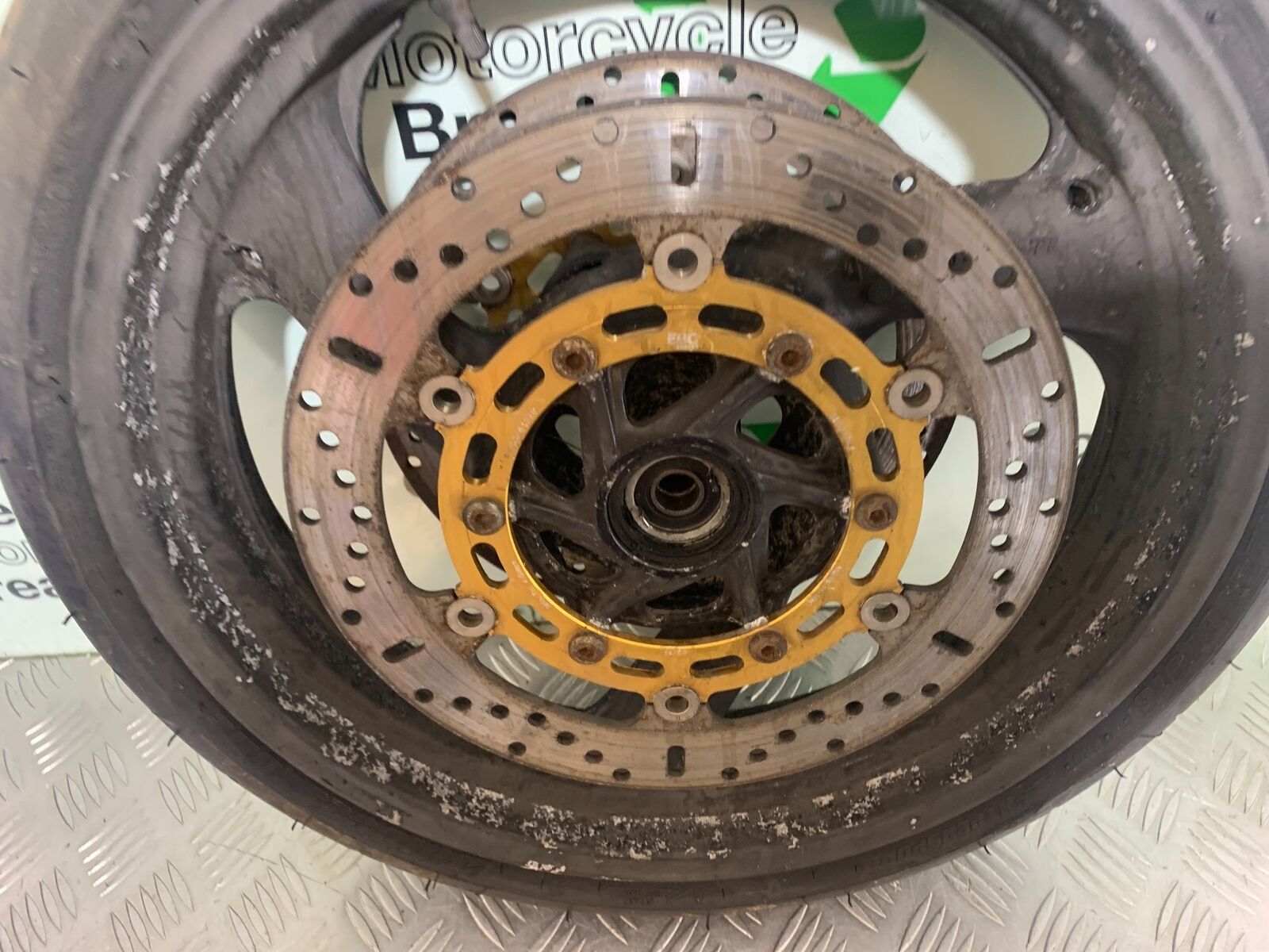 YAMAHA YZF600 YZF 600 THUNDERCAT FRONT WHEEL AND DISCS  1996-2003 CMB1134)