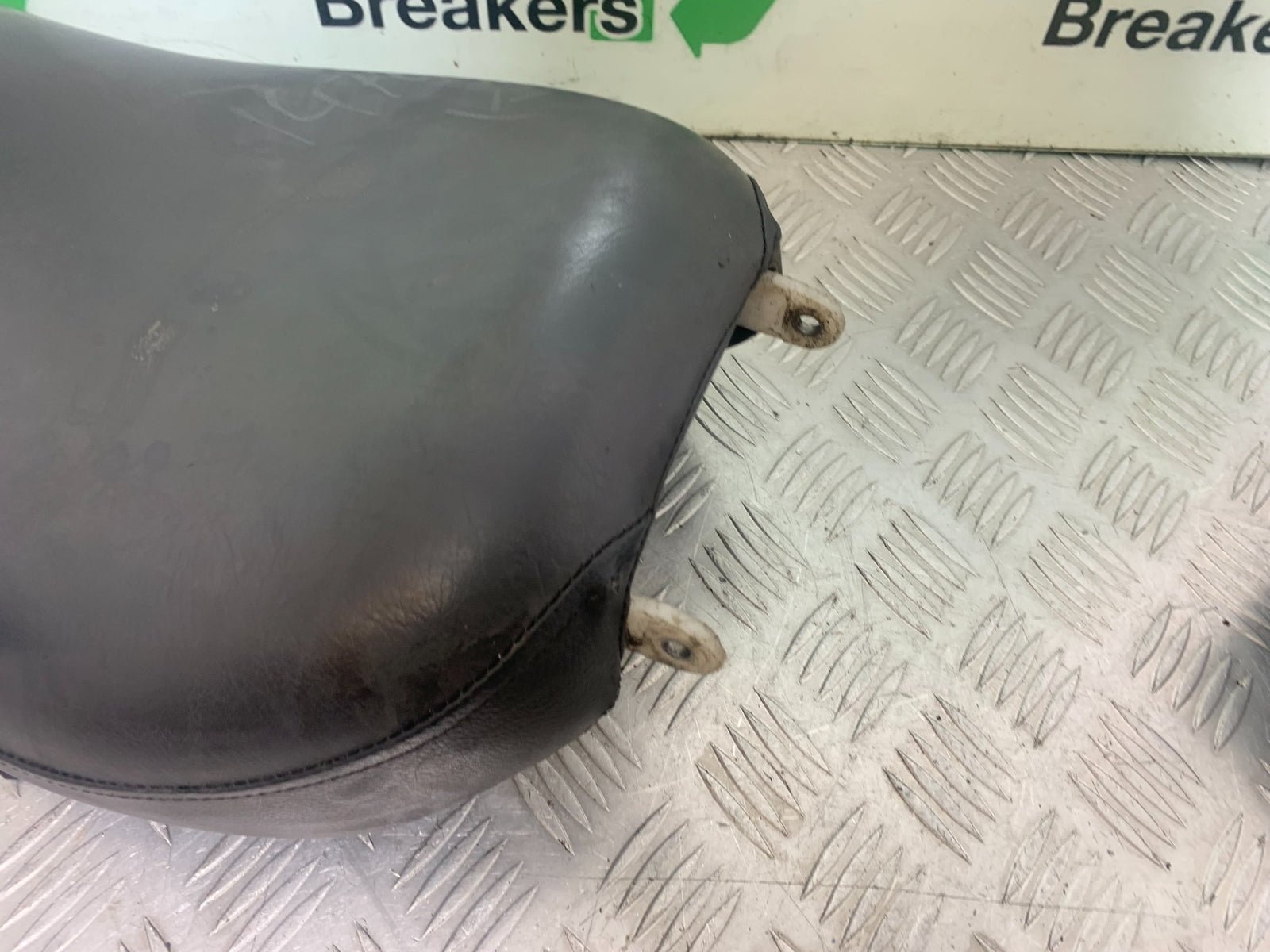 YAMAHA XV535 XV 535 VIRAGO FRONT SEAT YEAR 1994-02 (CMB1162)