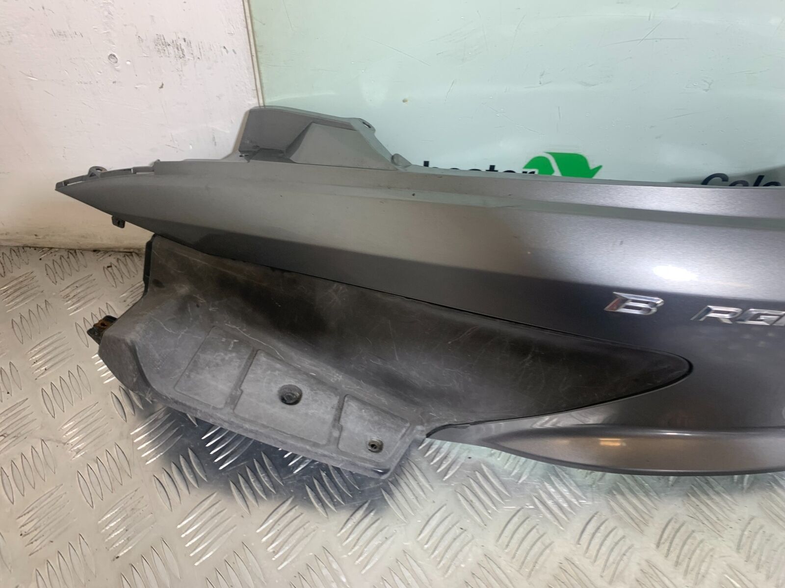 SUZUKI AN 200 UN 200 BURGMAN LEFT SEAT PANEL YEAR 2007-09 (CMB1128)