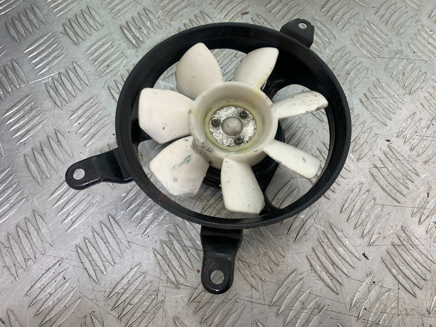 TRIUMPH 1050 SPRINT ST RADIATOR FAN   YEAR 2004-2007 (CMB1197)