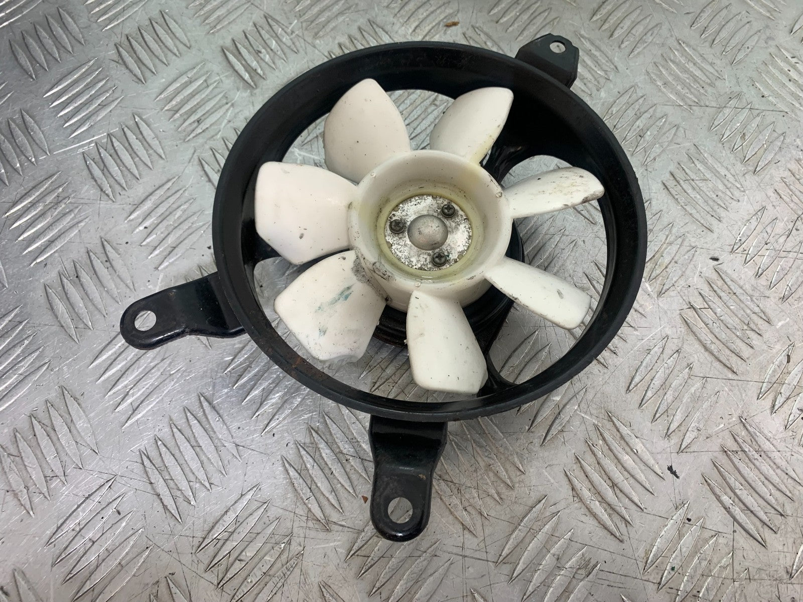 TRIUMPH 1050 SPRINT ST RADIATOR FAN   YEAR 2004-2007 (CMB1197)