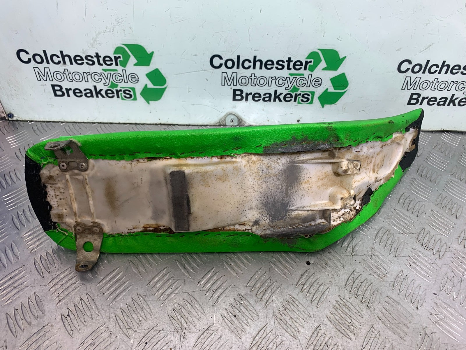 KAWASAKI KXF450 KXF 450 SEAT  YEAR 2013 CMB1217)