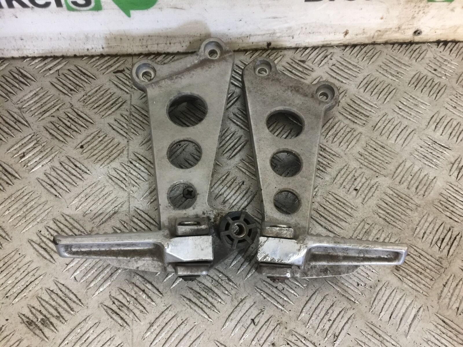 HONDA CB1 CB-1 CB 1 400 REAR HANGERS AND PEGS YEAR 1989-1990 (STOCK 739)