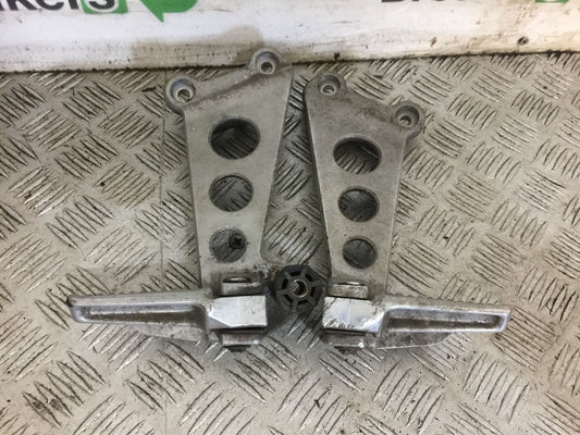HONDA CB1 CB-1 CB 1 400 REAR HANGERS AND PEGS YEAR 1989-1990 (STOCK 739)