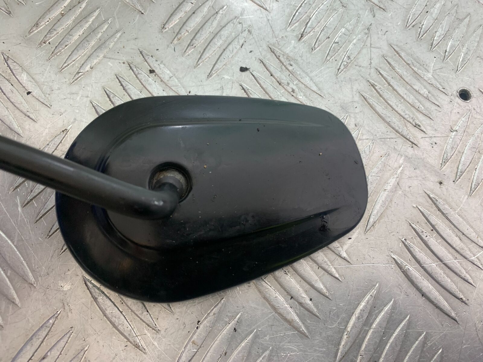 HARLEY DAVIDSON XL883 N IROD RIGHT MIRROR  YEAR 2020  (CMB1116)