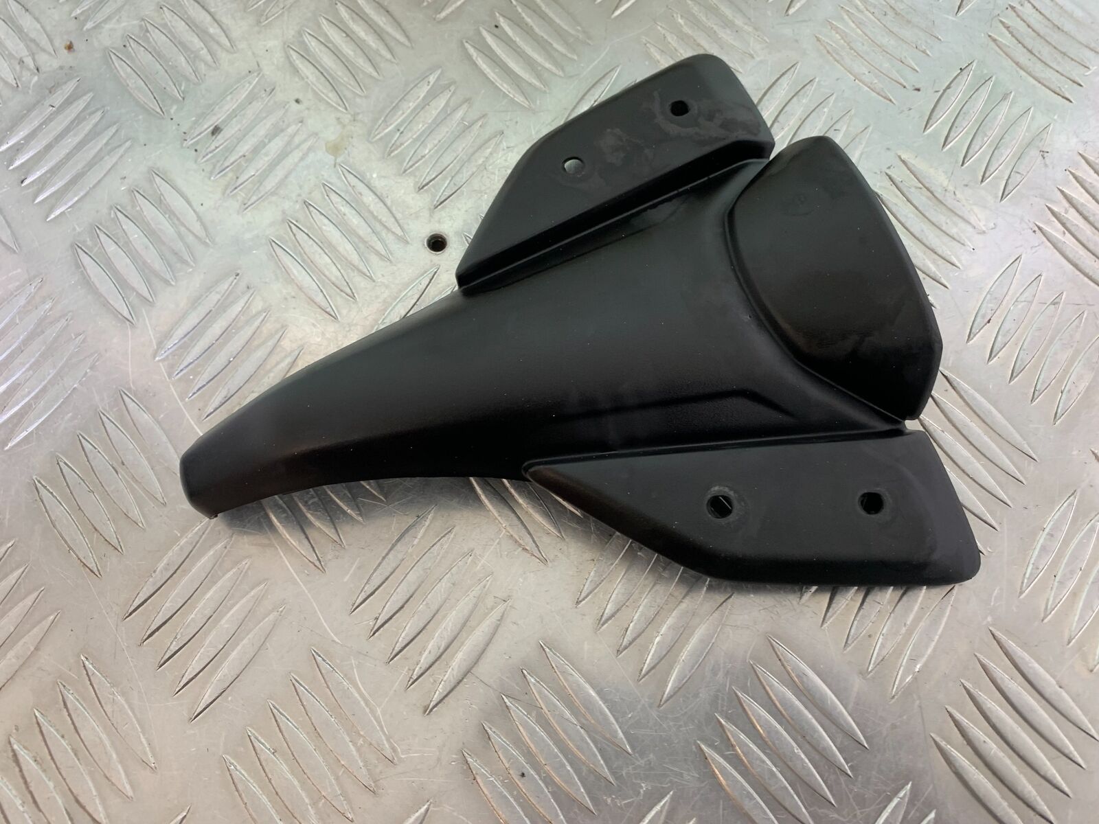 YAMAHA MT 125 MT125 INFILL PANEL  YEAR 2021-2024 ABS (CMB1010)