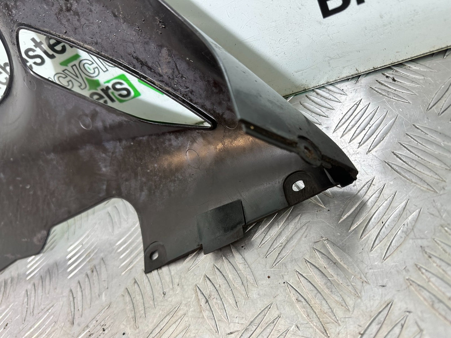 KAWASAKI ER6 F ER6F LEFT BELLY PAN YEAR 2005-2008 (CMB1178)