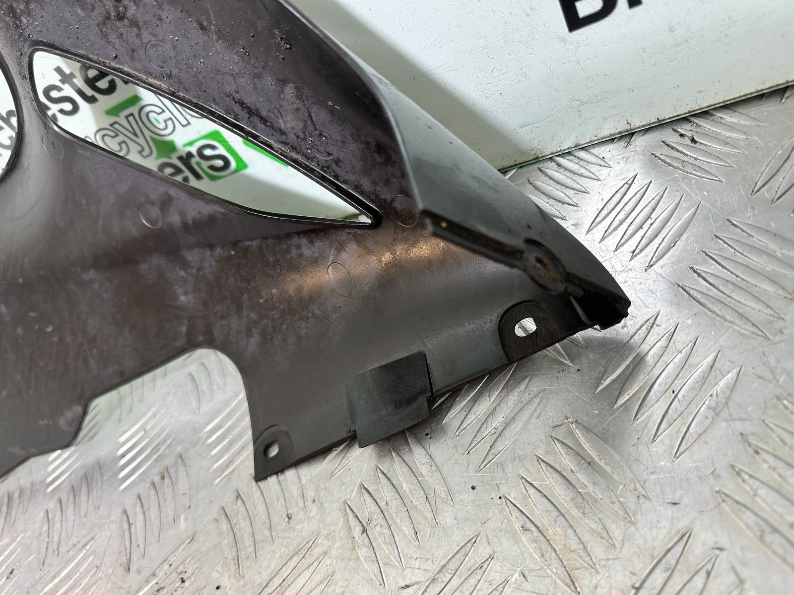 KAWASAKI ER6 F ER6F LEFT BELLY PAN YEAR 2005-2008 (CMB1178)