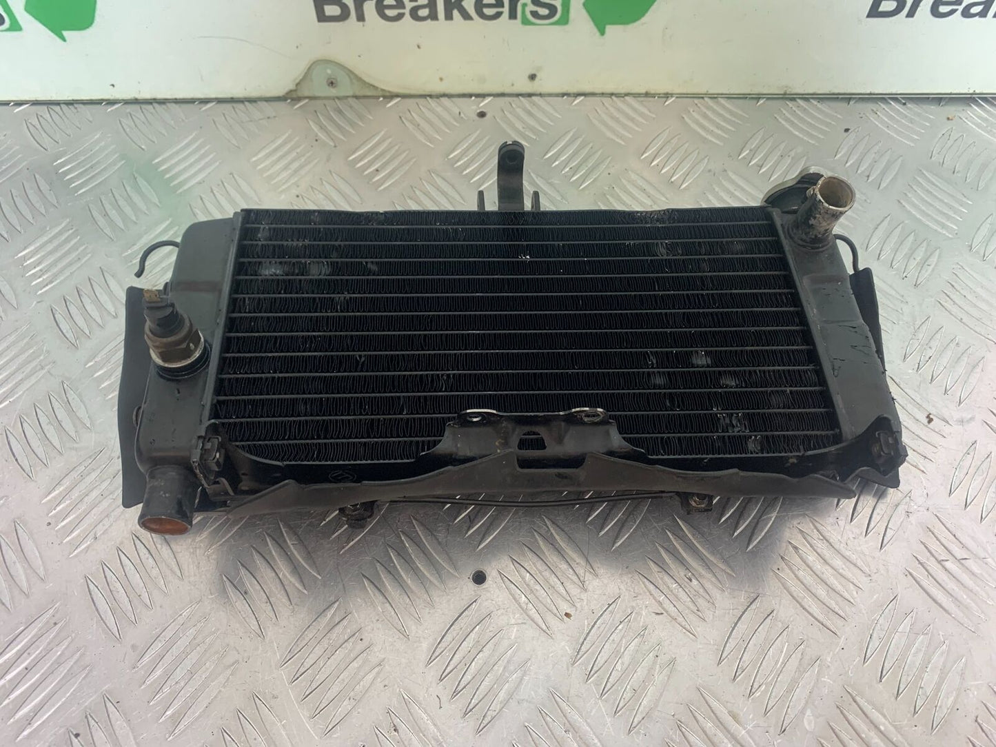 HONDA VFR400 VFR 400 NC21 RADIATOR   YEAR 1986-87 (CMB1043)