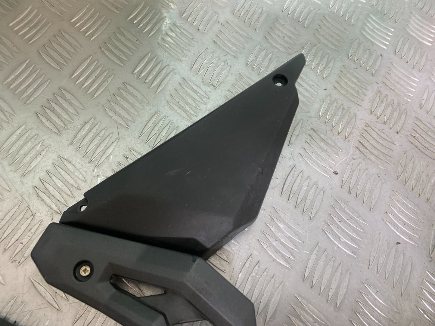 KAWASAKI Z650 ER650 KNFAN LEFT & RIGHT SIDE INFILLS  YEAR 2022-2024 (CMB1112)