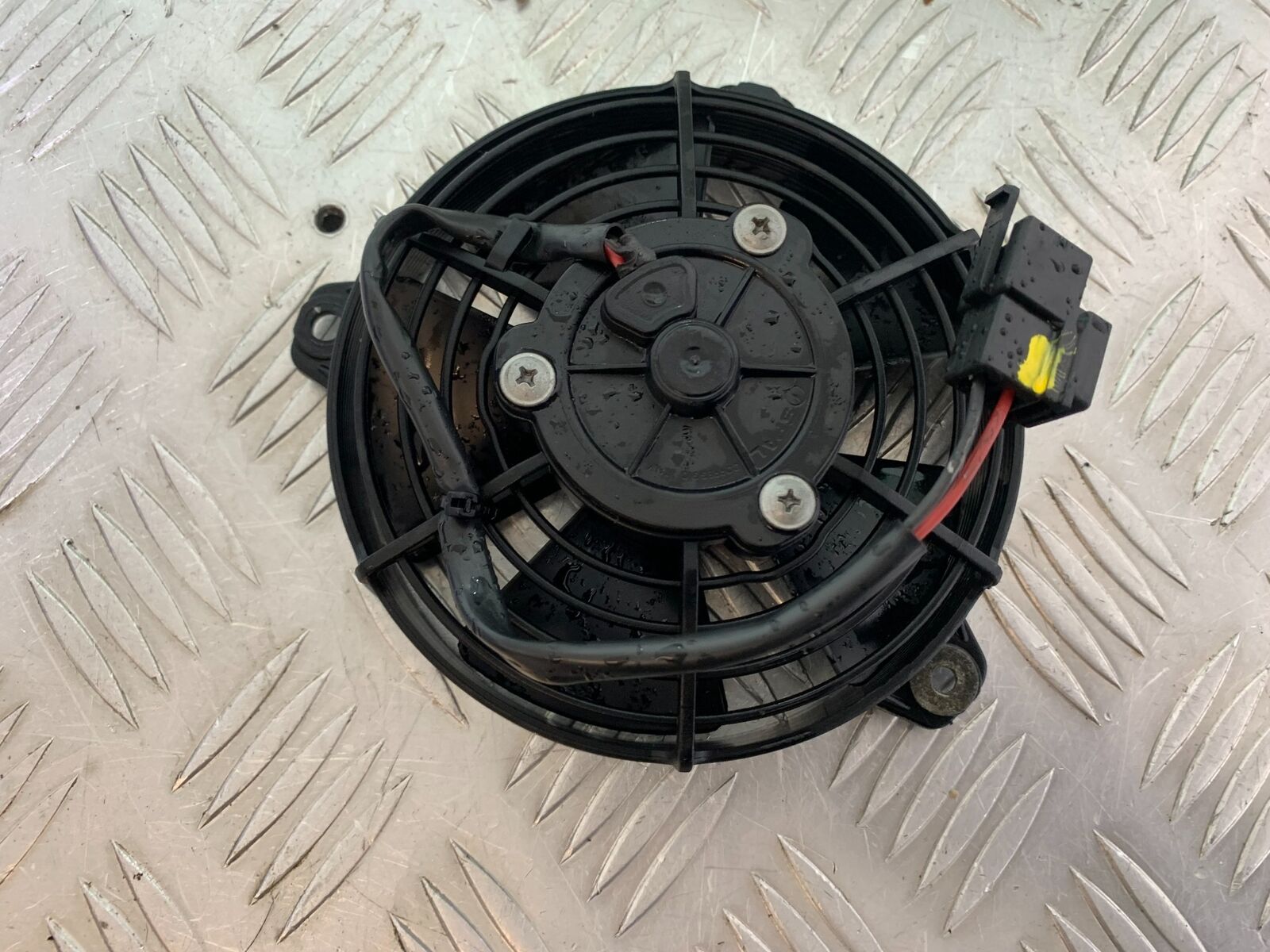 APRILIA SL750 SL 750 SHIVER RADIATOR FAN   YEAR 2012 (CMB1074)