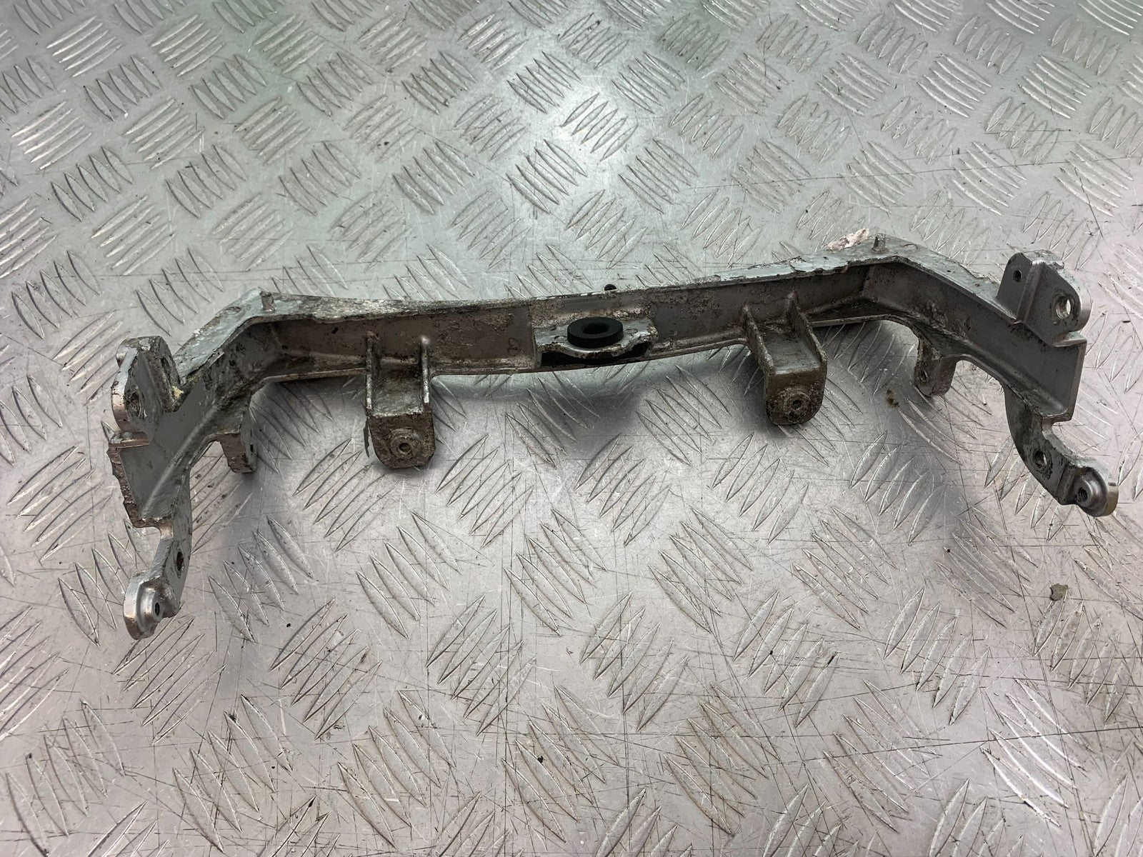 KAWASAKI GPZ600 GPZ 600 TOP FAIRING LOWER JOINER    YEAR 1988-90 (CMB1258)