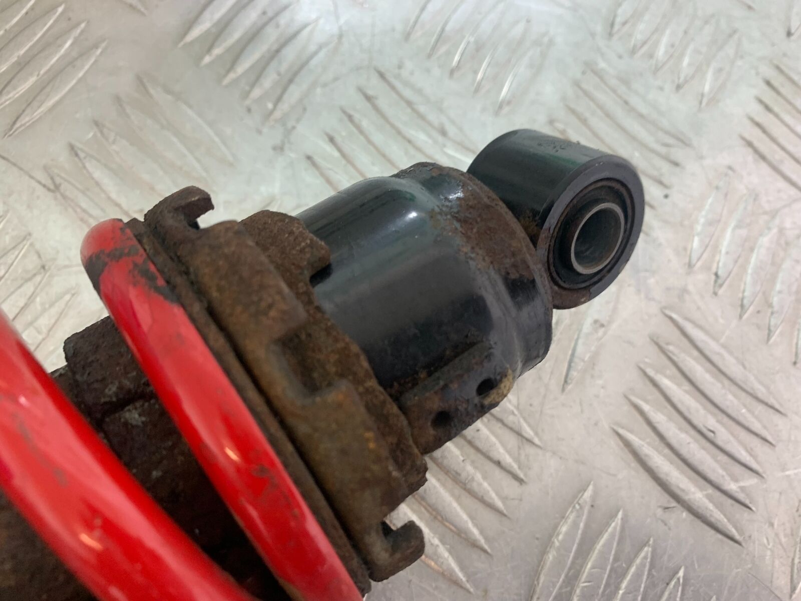 KAWASAKI Z750 ZR750 ZR-7S REAR SHOCK  YEAR 1999-05 (CMB1135)