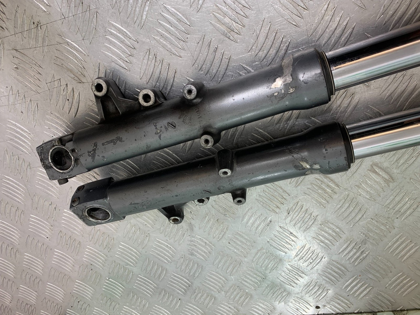 KAWASAKI ZZR1100 D FORKS  YEAR 1993-2001 (CMB1189)
