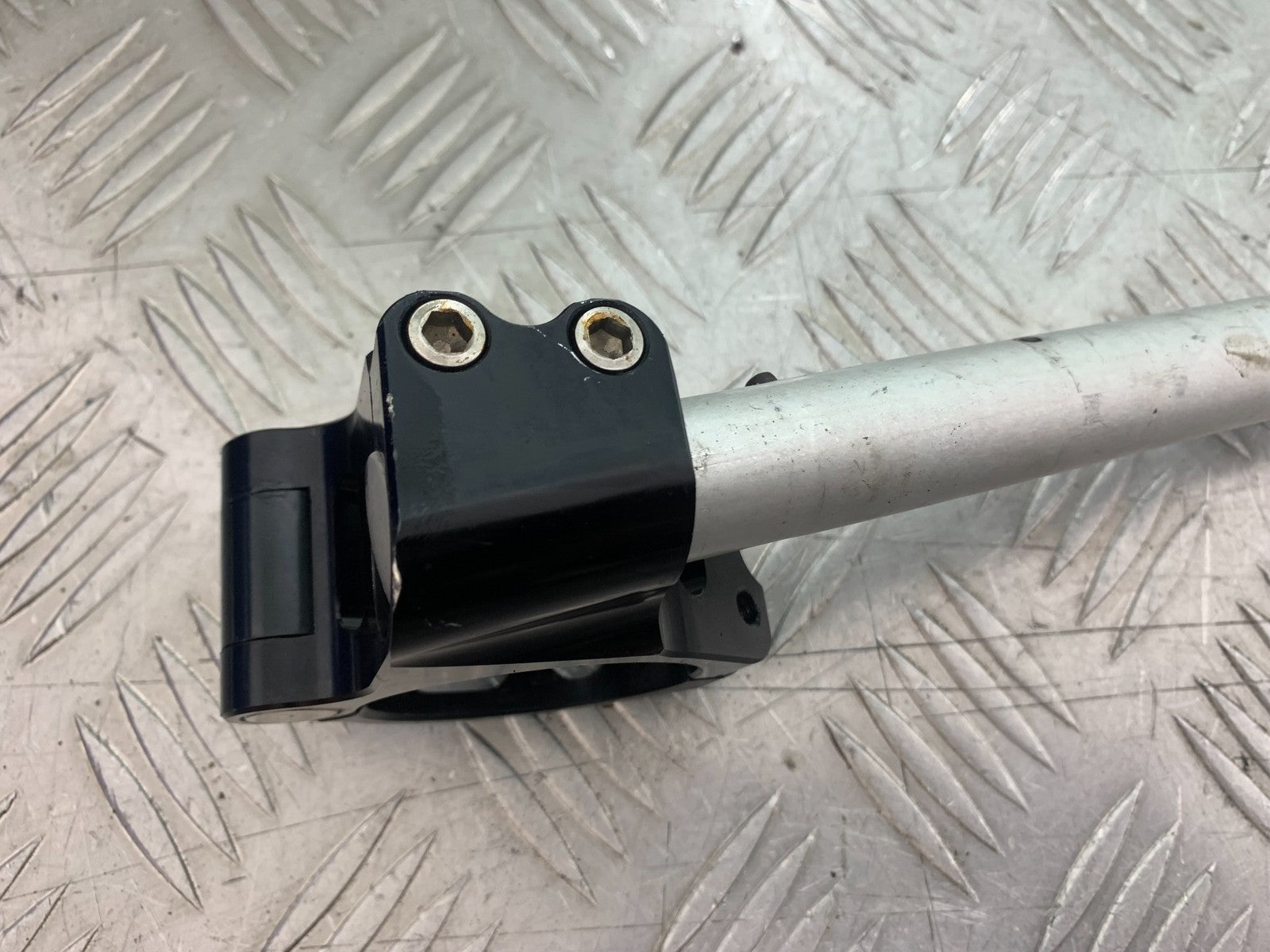 DUCATI 996 SPS 748 916 998 RIGHT HANDLEBAR   1999-2000 (CMB1209)