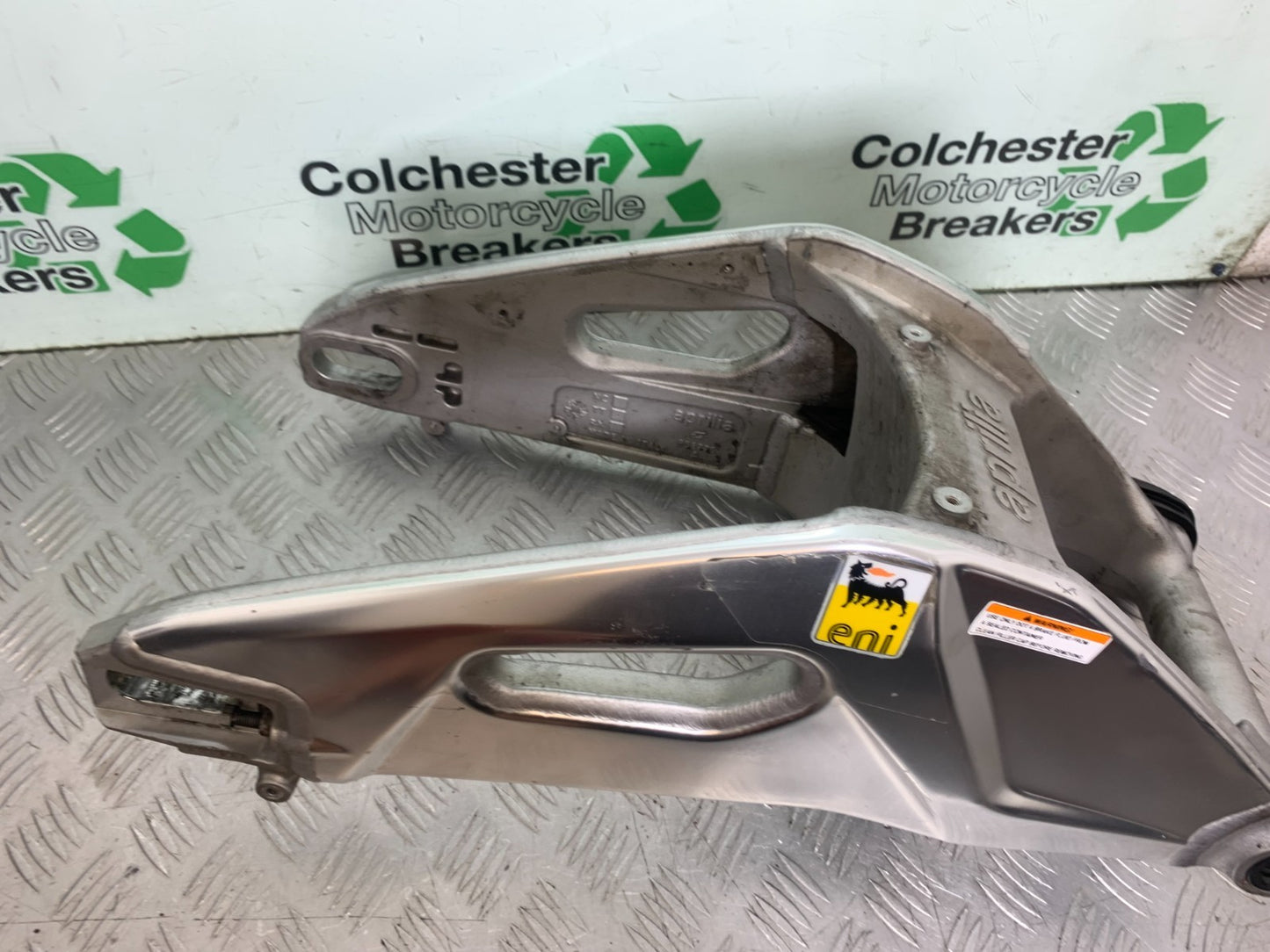 APRILIA TUONO 1000 V4R SWINGARM  YEAR 2011-13  (CMB1331)